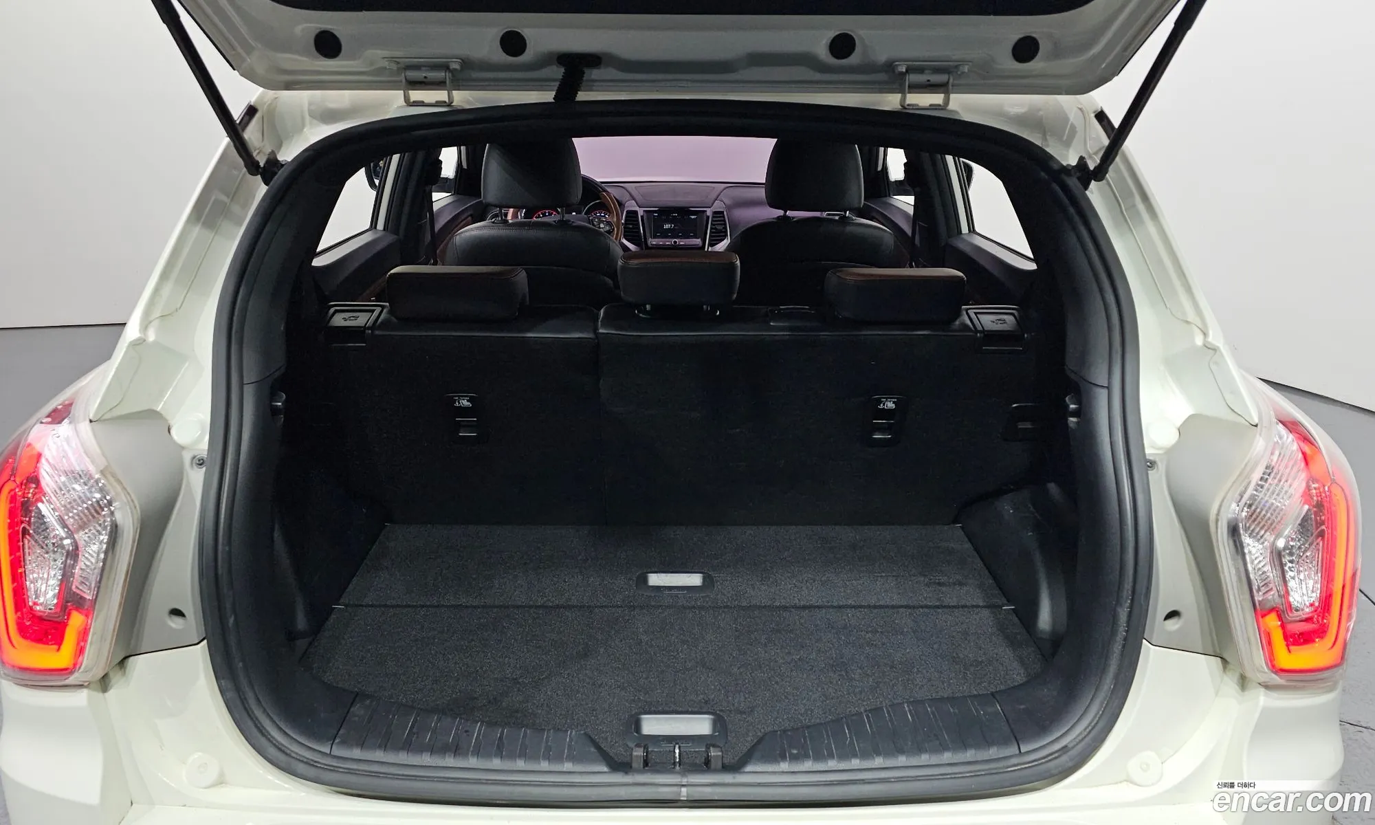 KG Mobility (SsangYong) Tivoli Armour 2017 — 3