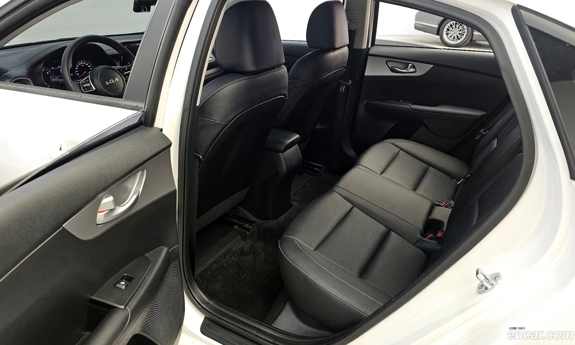 Kia K3 2022 — 13