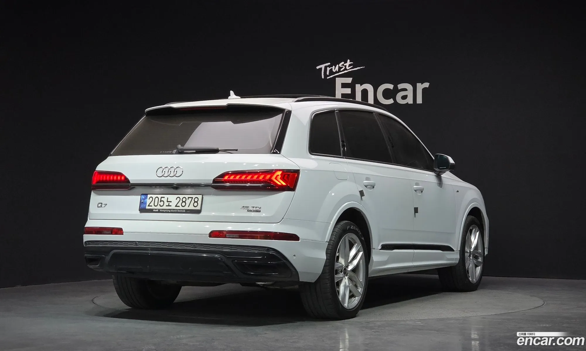 Audi Q7 2023 WAUZZZ4M2PD009930 — 4