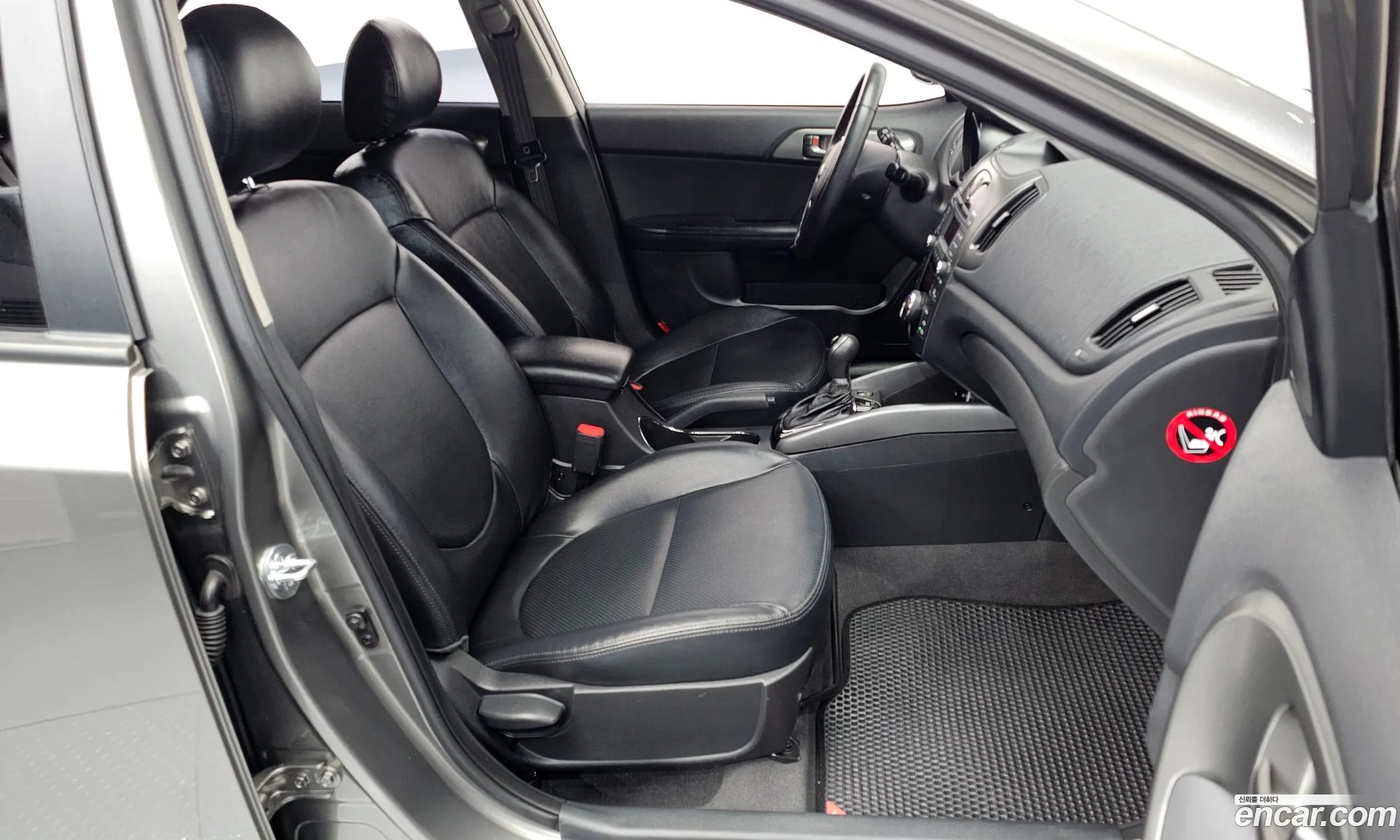 Kia Forte Hatchback 2011 — 17