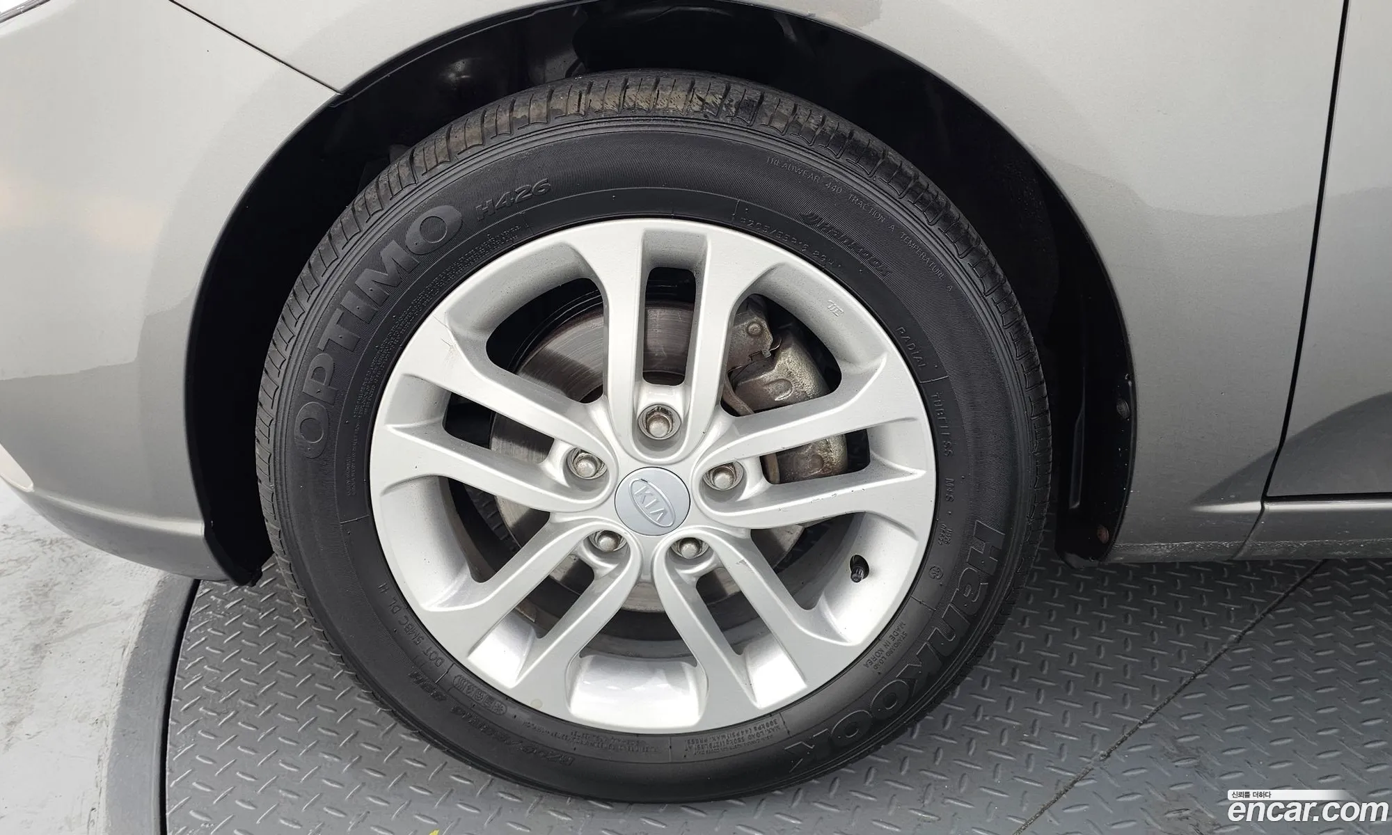 Kia Forte Hatchback 2011 — 9