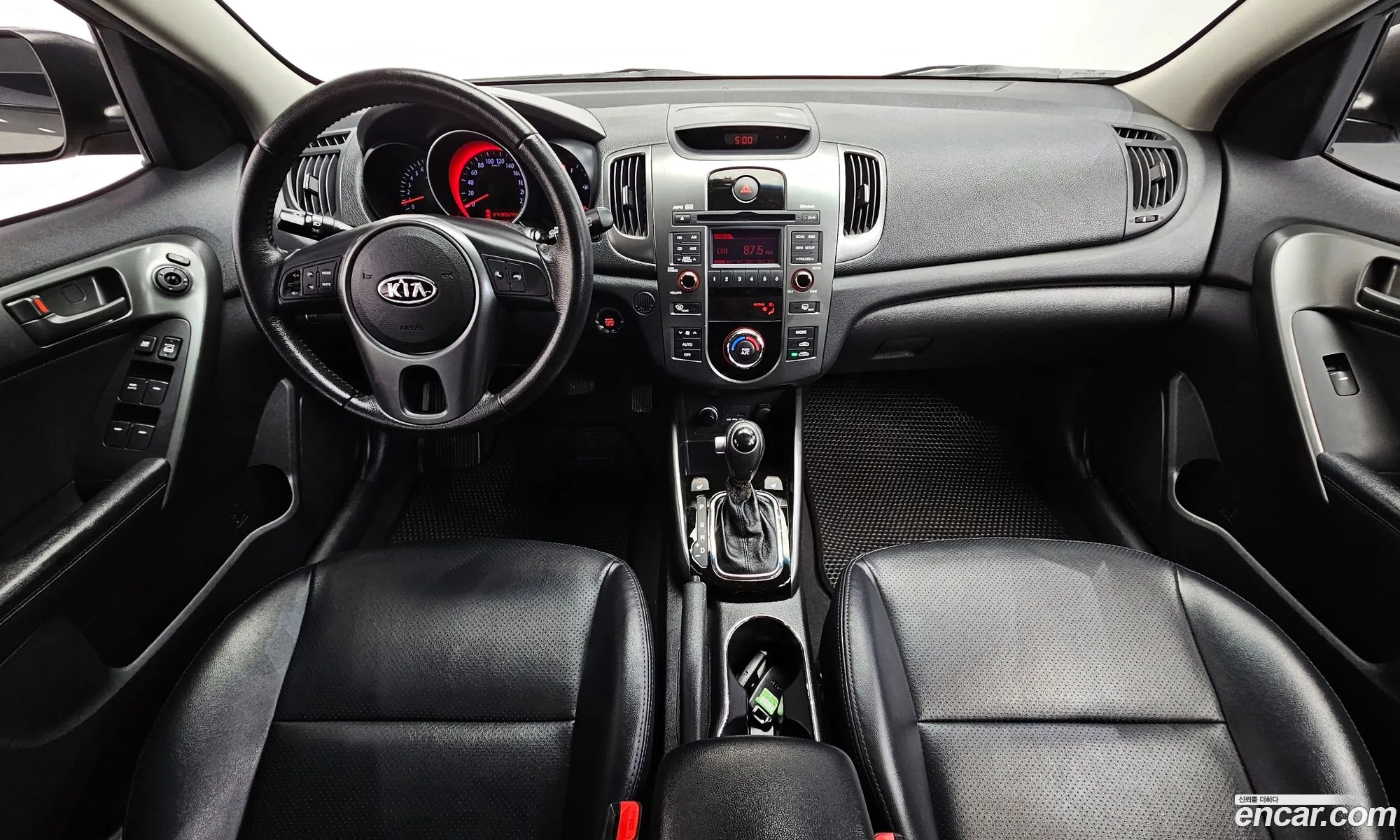 Kia Forte Hatchback 2011 — 16