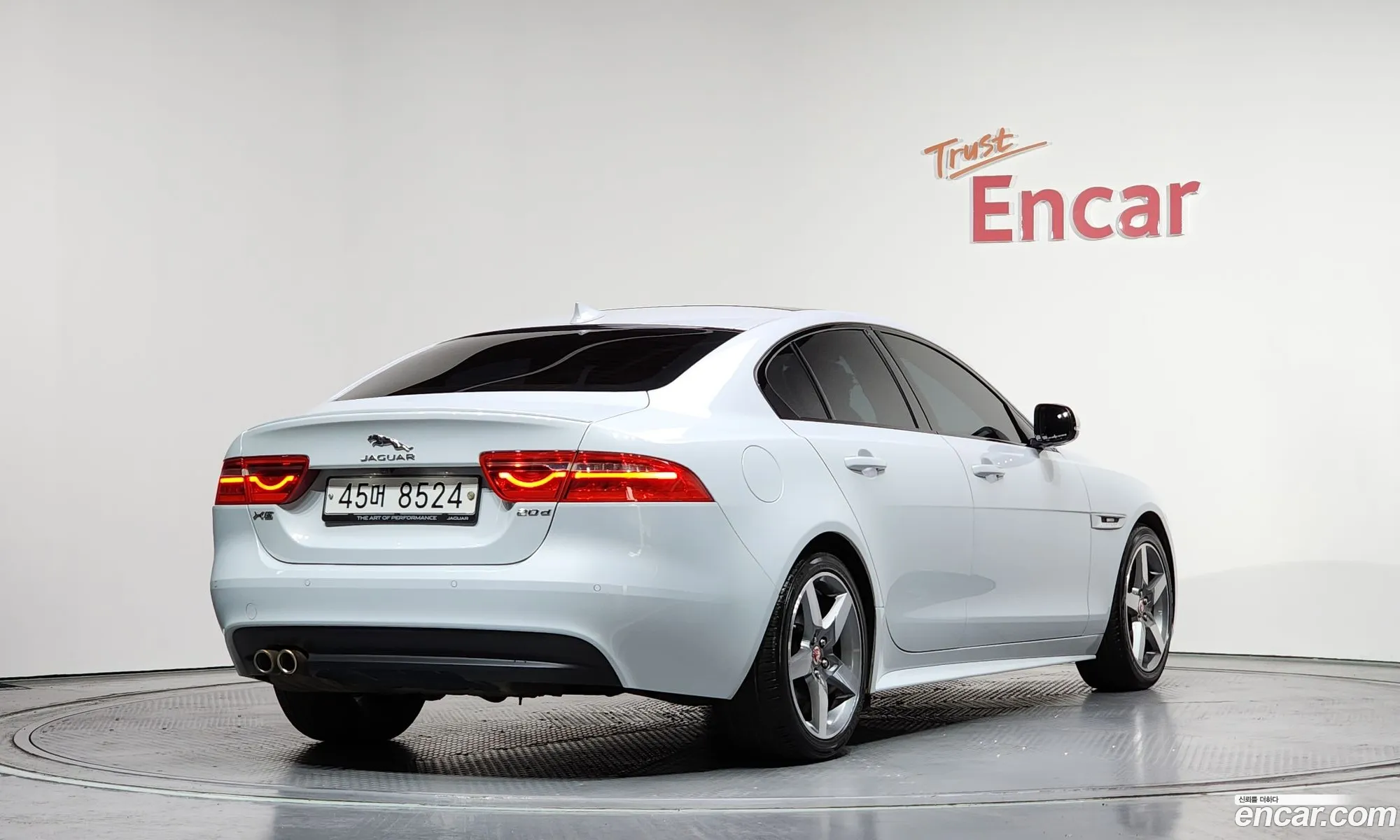 Jaguar XE 2016 SAJAB4BN8GA928319 — 9