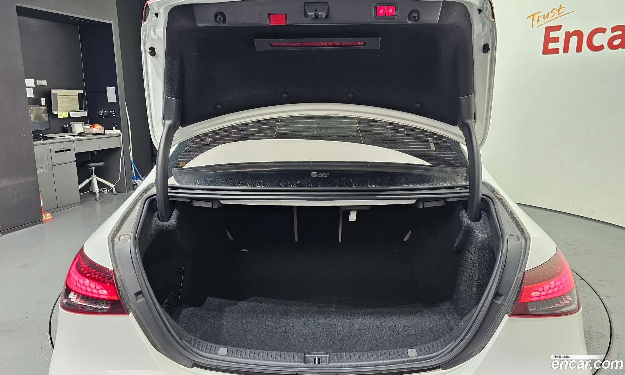 Mercedes-Benz E-Class W213 2022 — 5