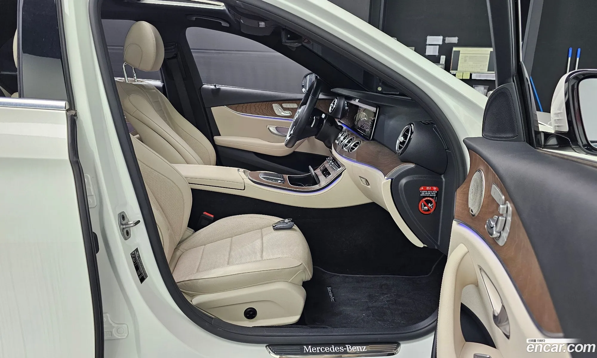 Mercedes-Benz E-Class W213 2022 — 17