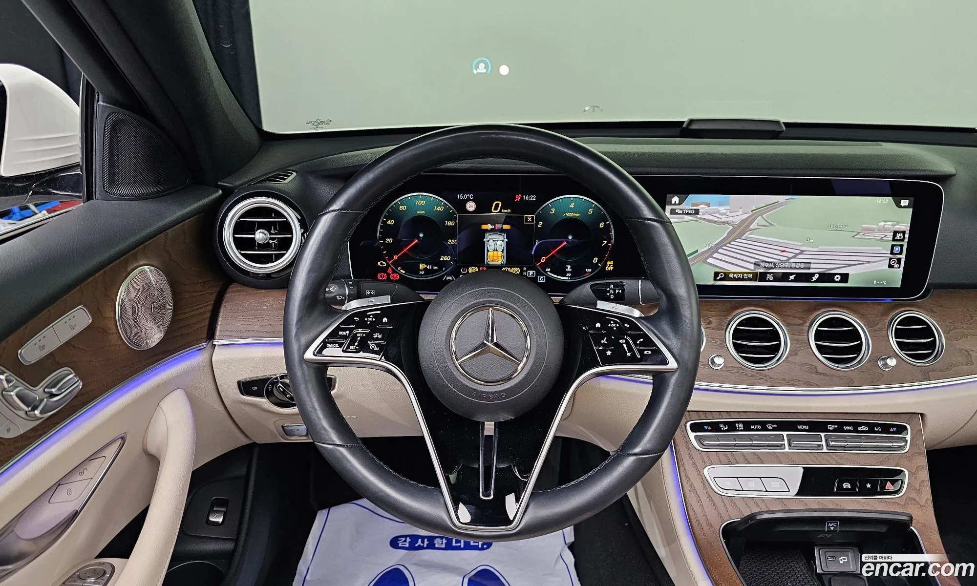 Mercedes-Benz E-Class W213 2022 — 12