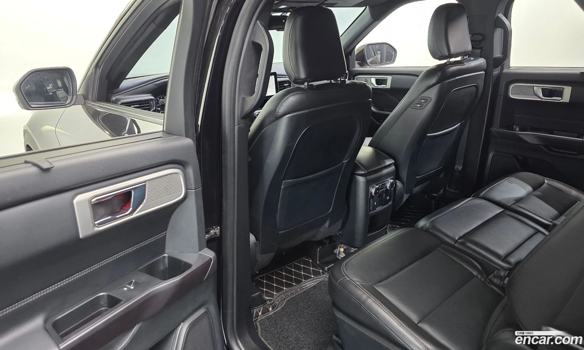 Ford Explorer 6th Gen 2019 1FMSK8FH0LGA86741 — 4