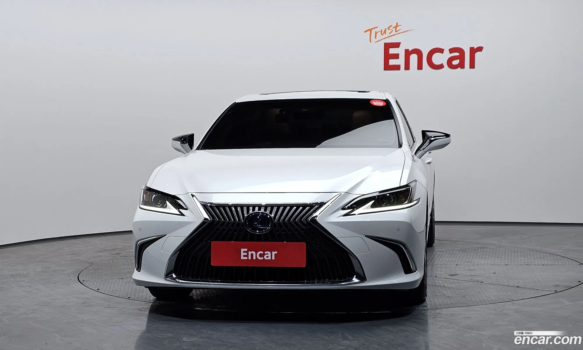 Lexus ES300h 7th Gen 2020 — 3