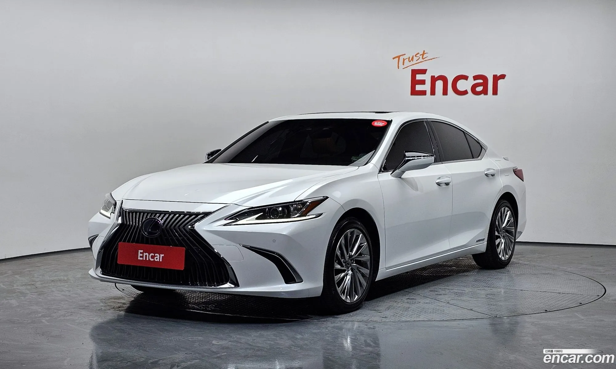 Lexus ES300h 7th Gen 2020 — 12