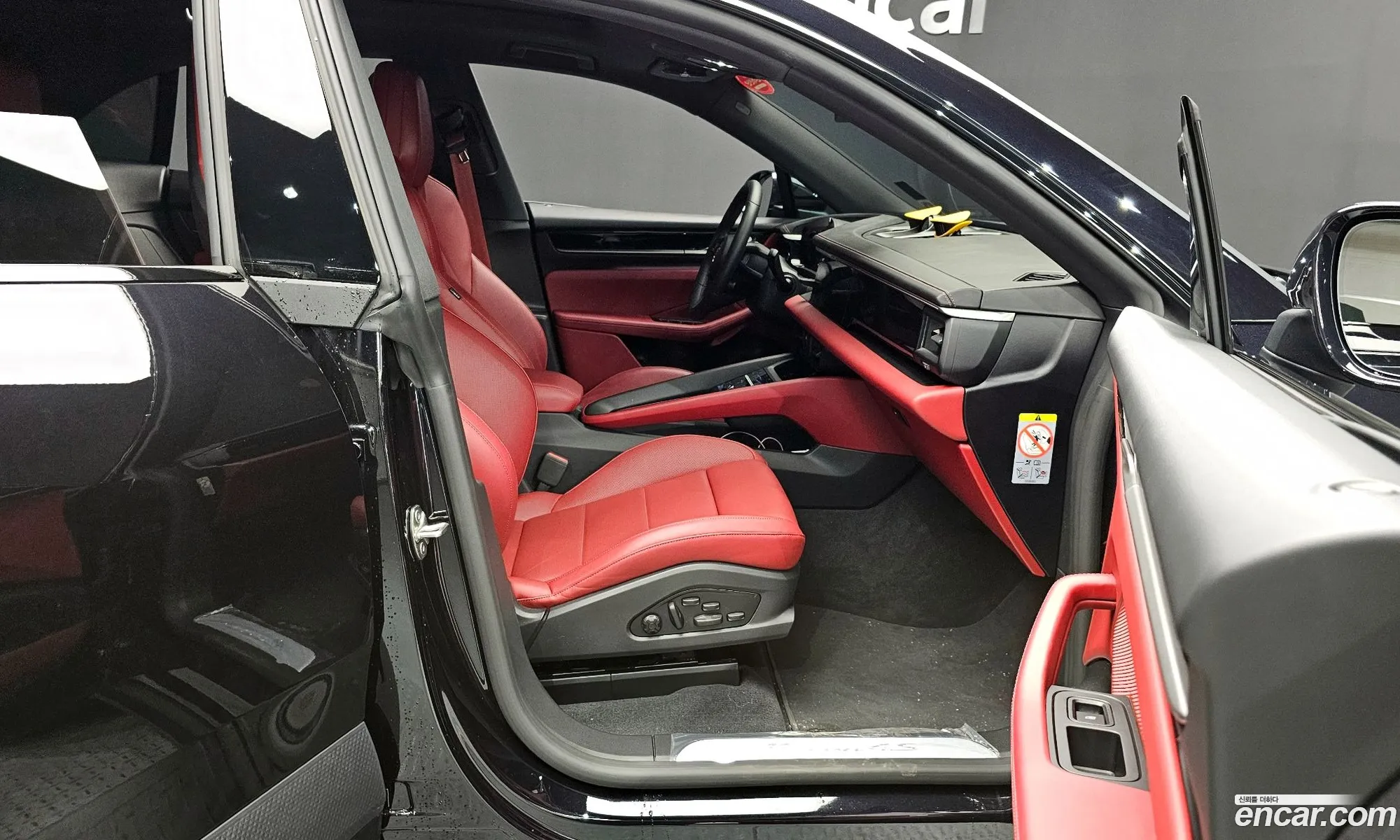Porsche Macan EV 2025 — 17