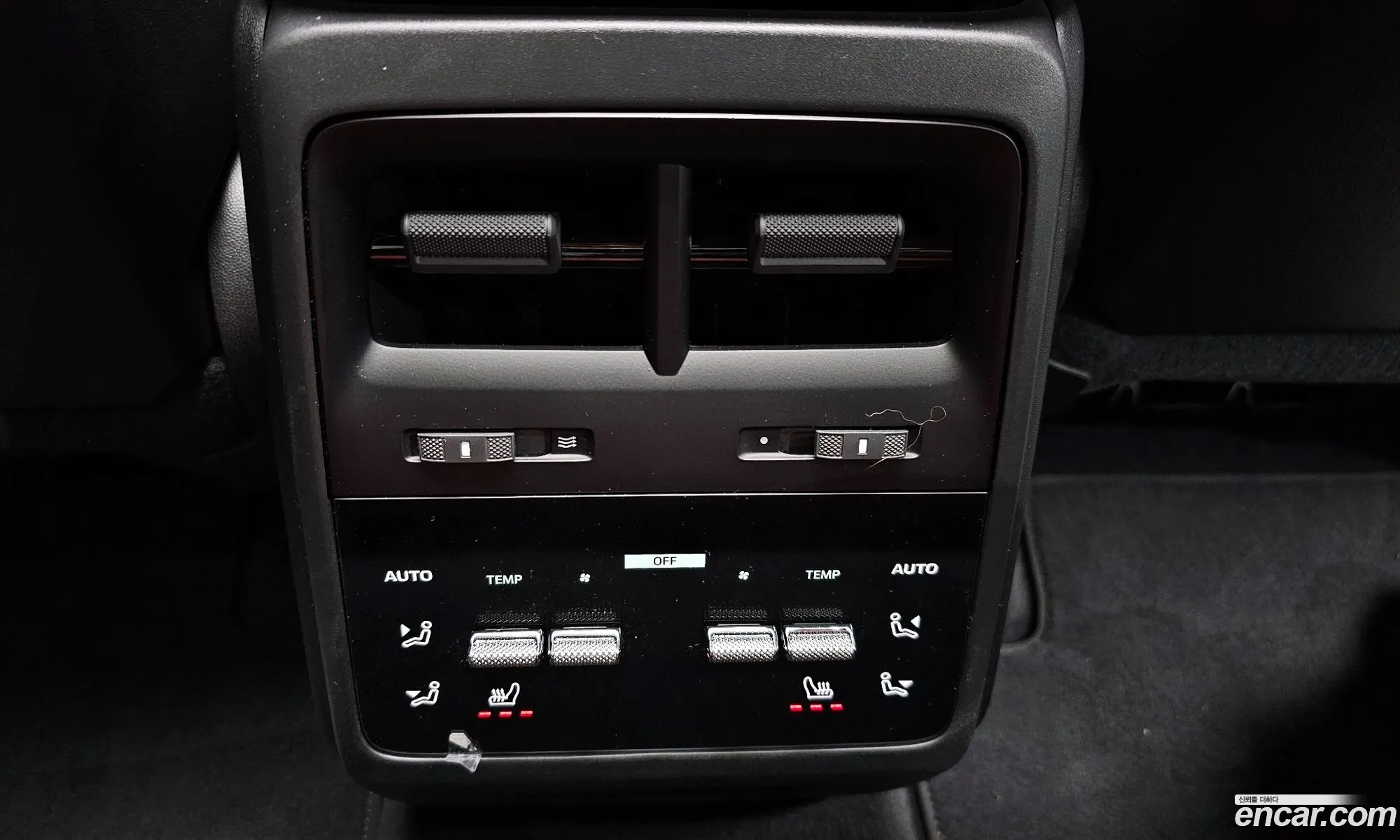 Porsche Macan EV 2025 — 9