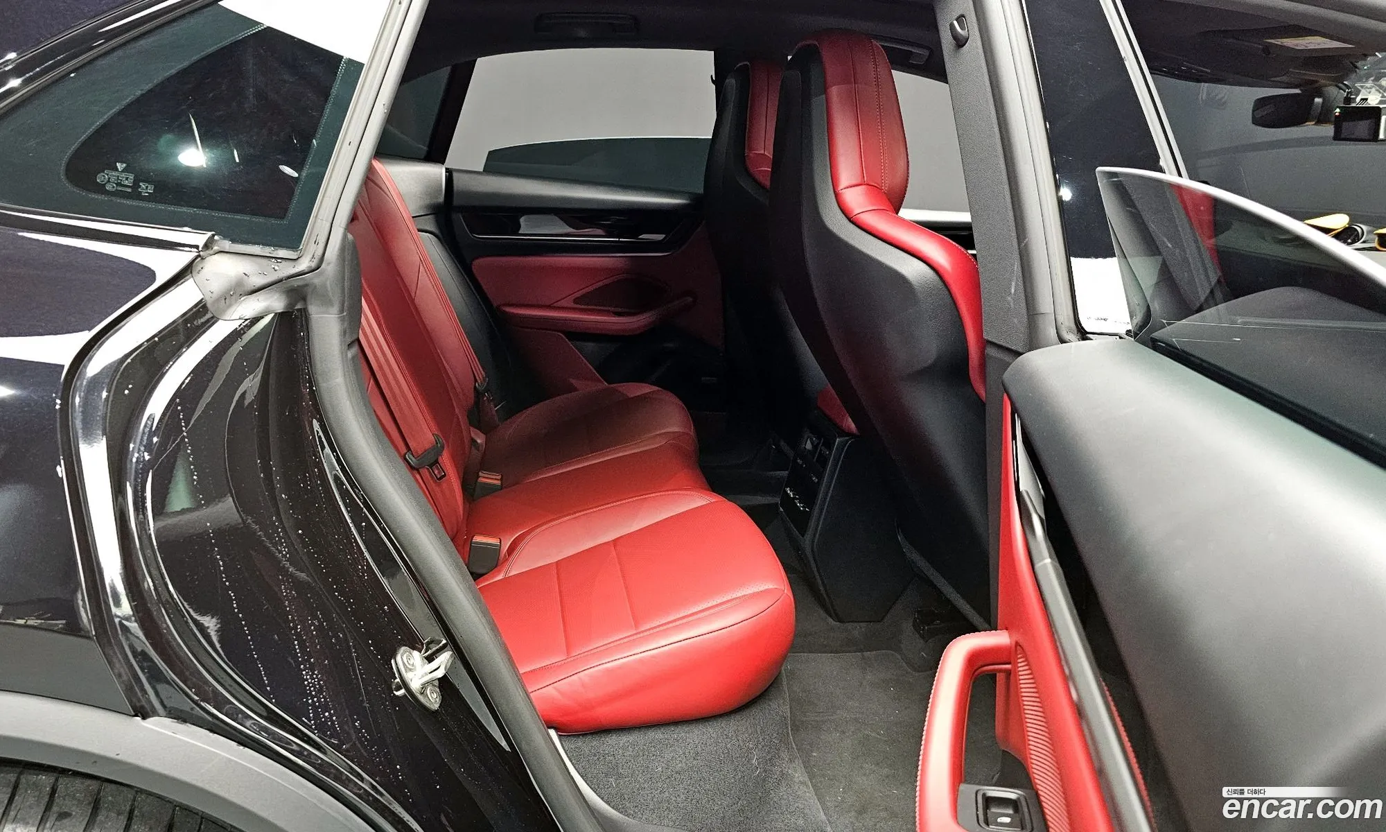 Porsche Macan EV 2025 — 18