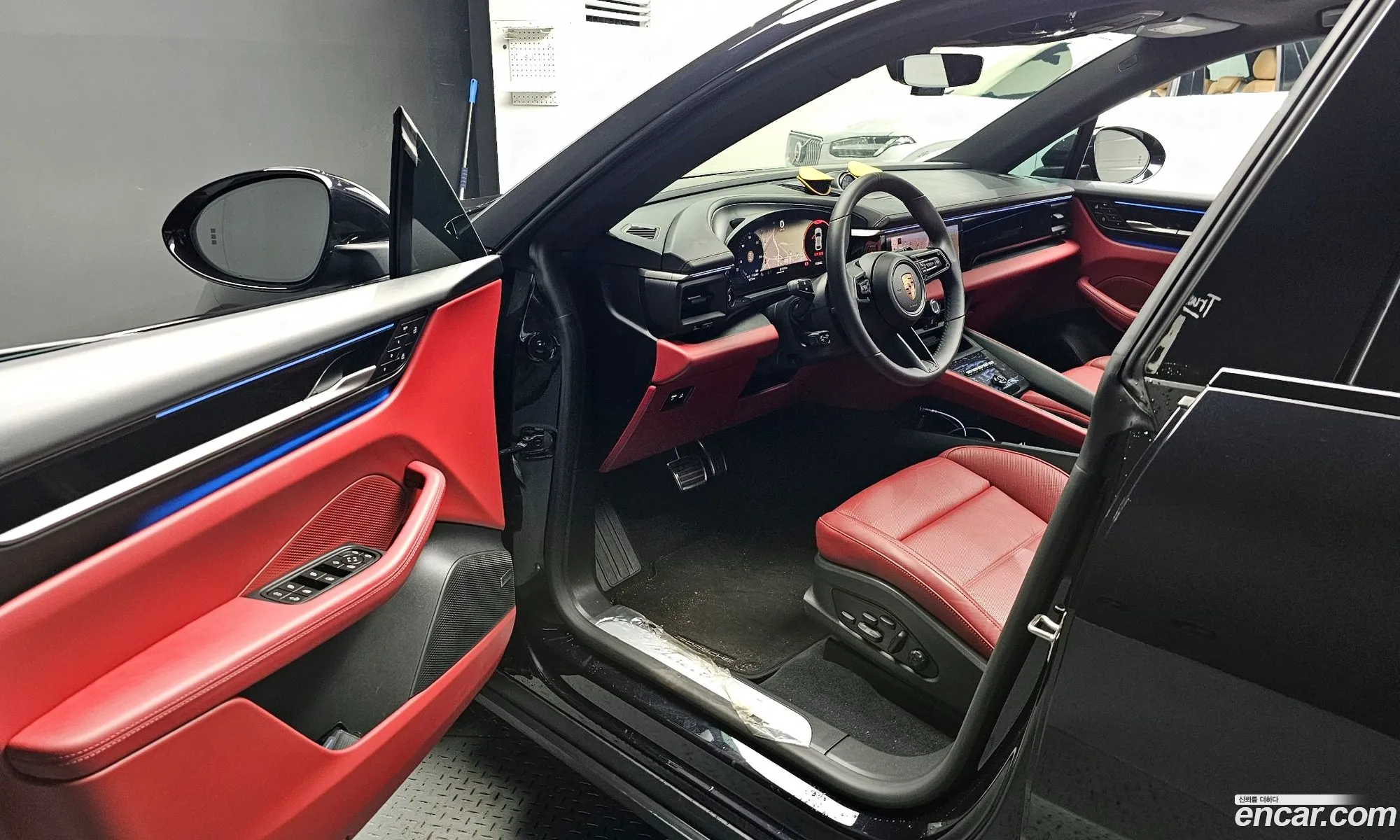 Porsche Macan EV 2025 — 7