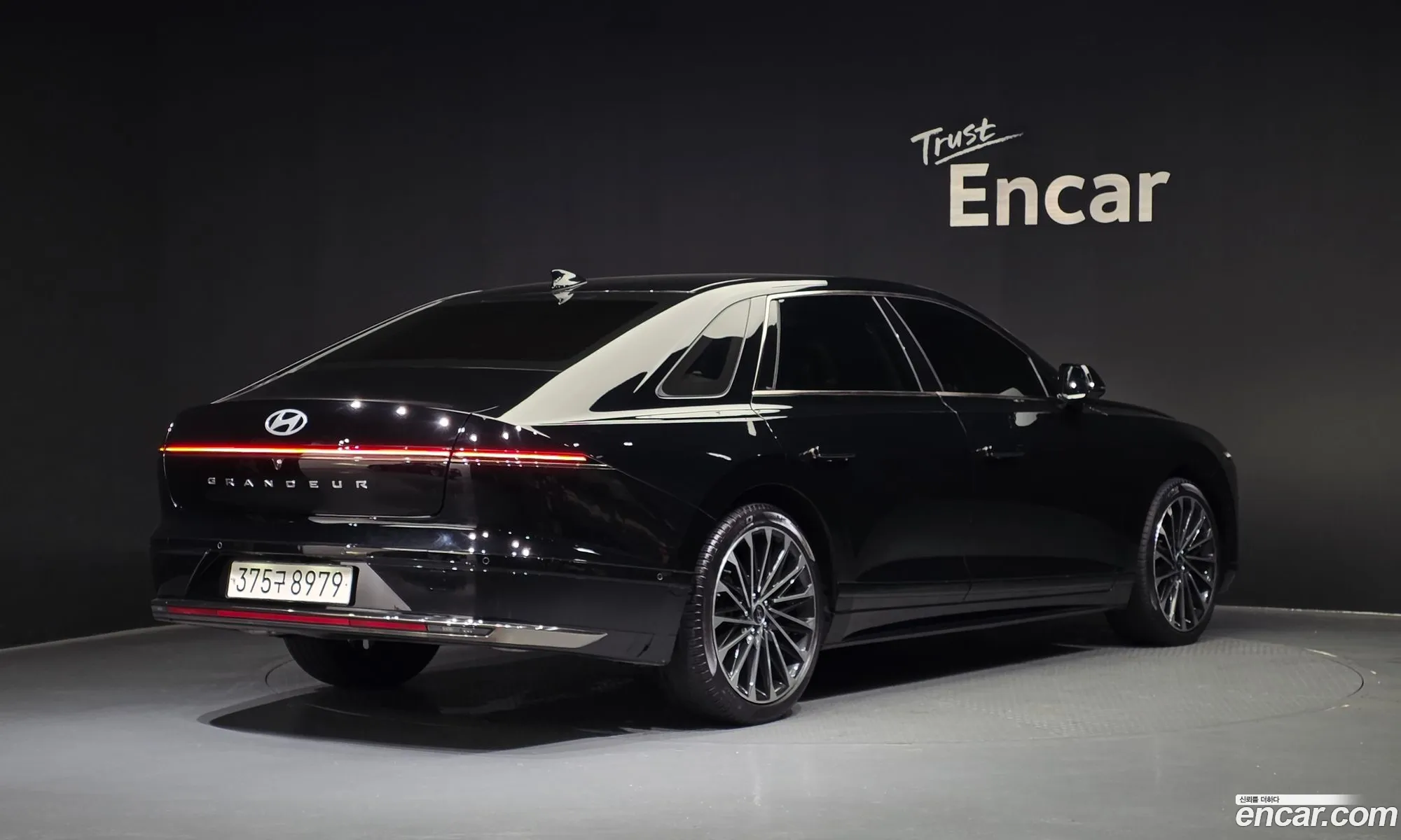 Hyundai Grandeur Hybrid 2023 — 14