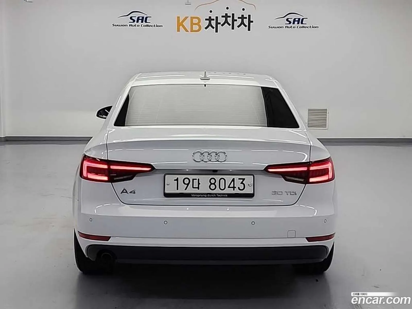 Audi A4 2018 — 2
