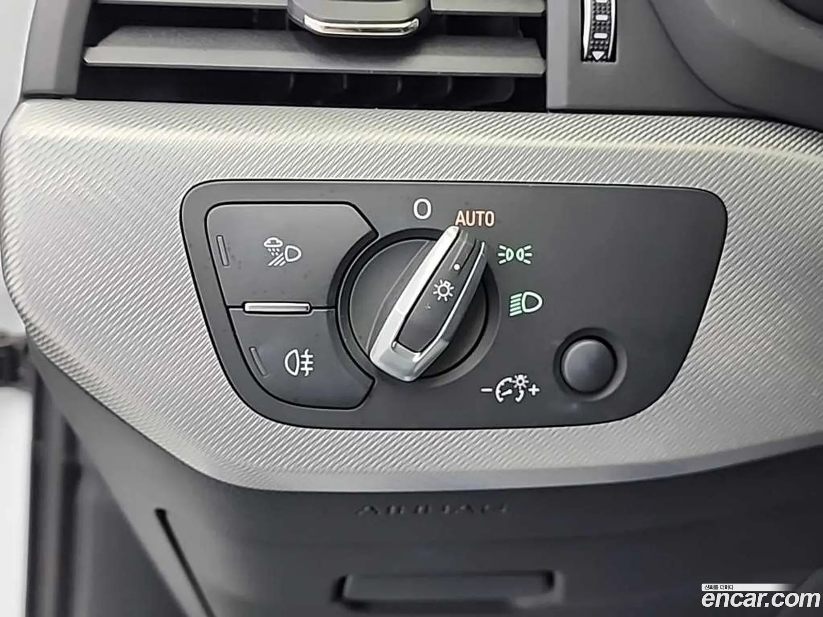 Audi A4 2018 — 12