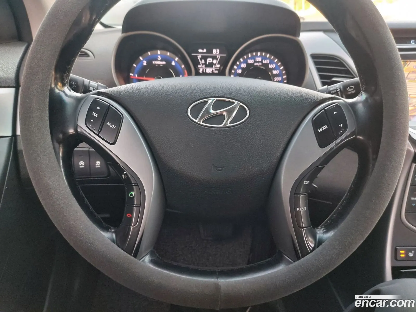 Hyundai Elantra 2015 — 15