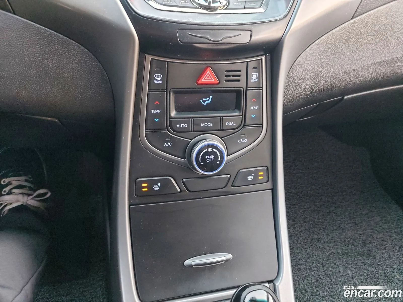 Hyundai Elantra 2015 — 16