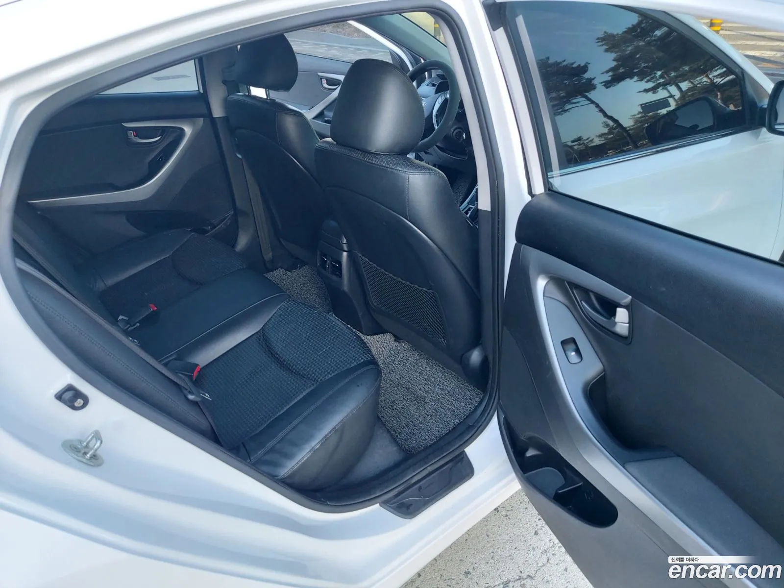 Hyundai Elantra 2015 — 8