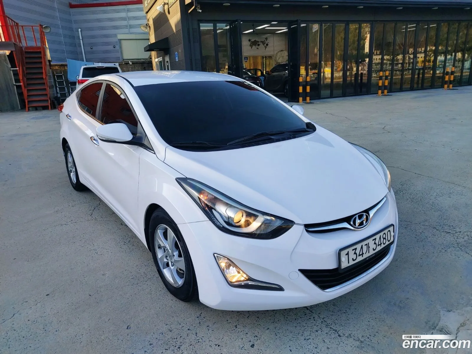 Hyundai Elantra 2015 — 12