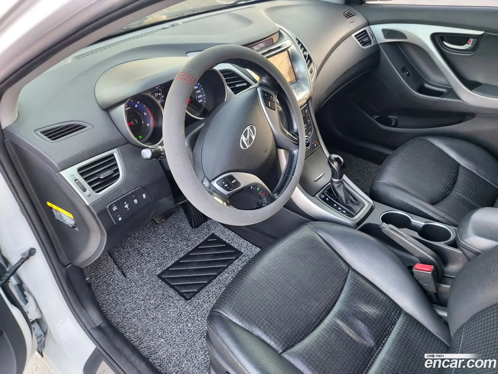 Hyundai Elantra 2015 — 14