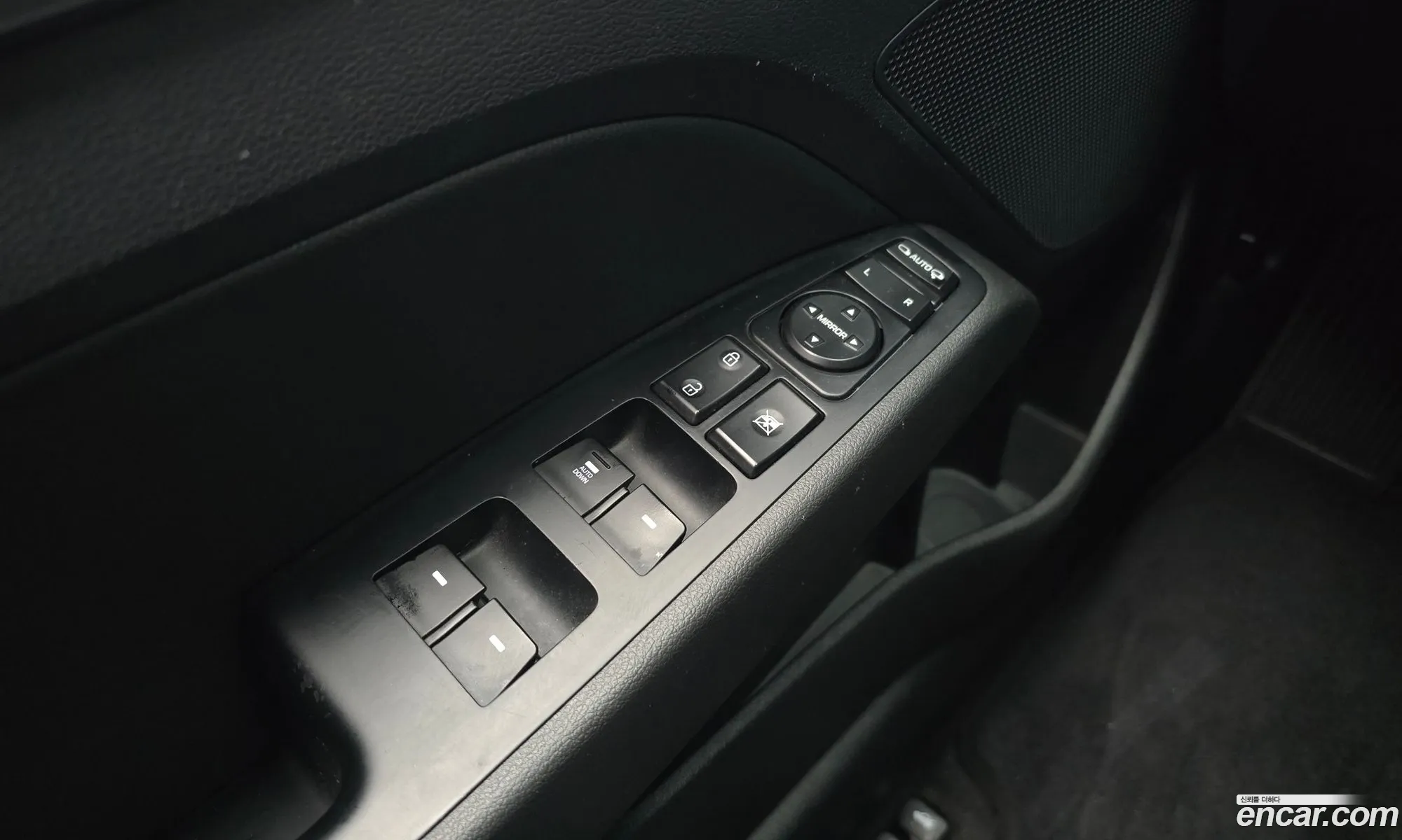 Hyundai Elantra AD 2020 — 12