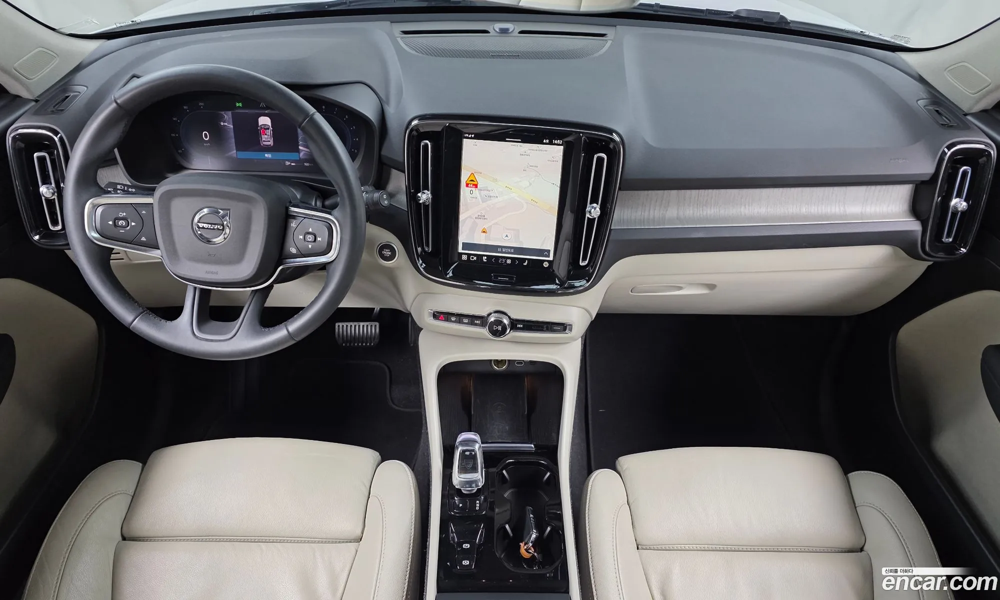 Volvo XC40 2022 — 12