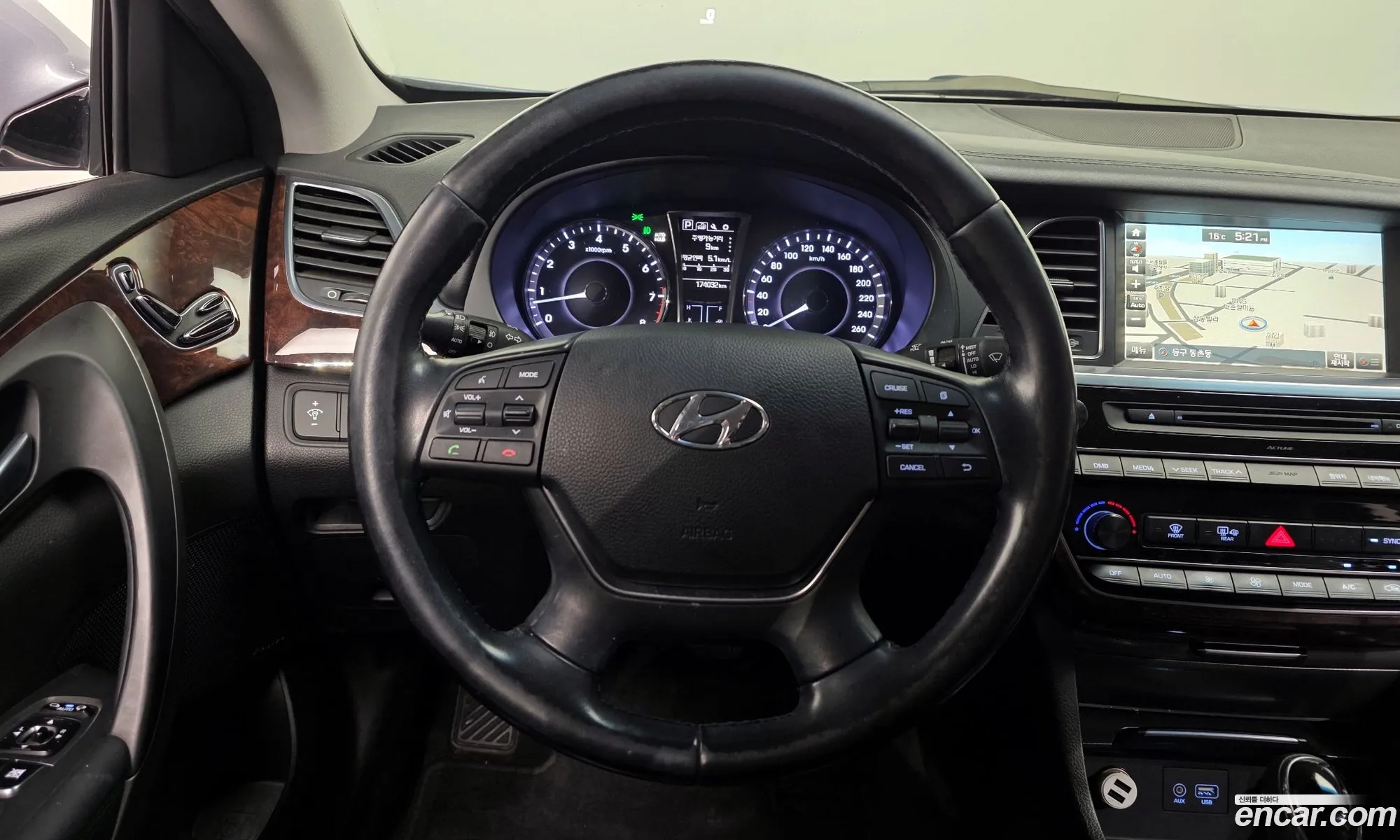 Hyundai Aslan 2015 — 11