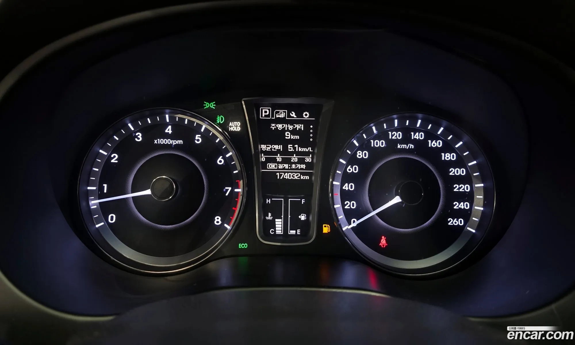Hyundai Aslan 2015 — 19