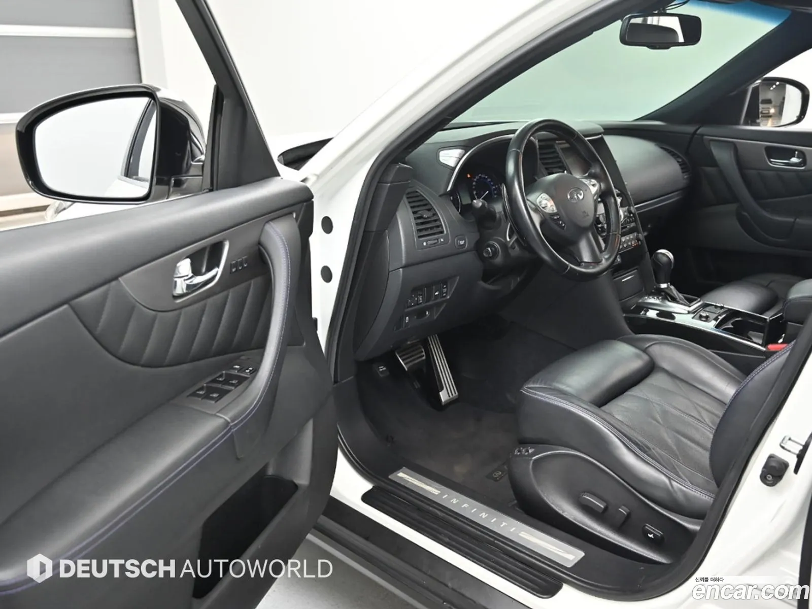 Infiniti QX70