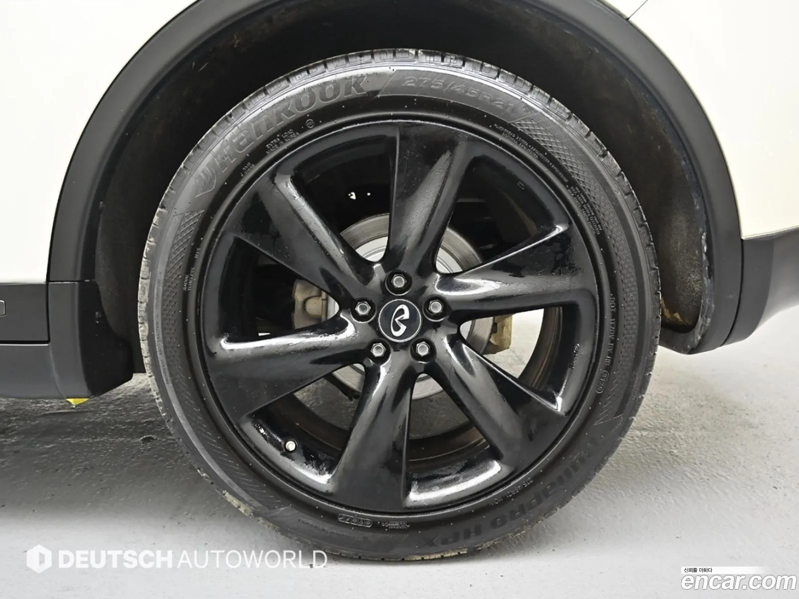 Infiniti QX70 2017 — 7