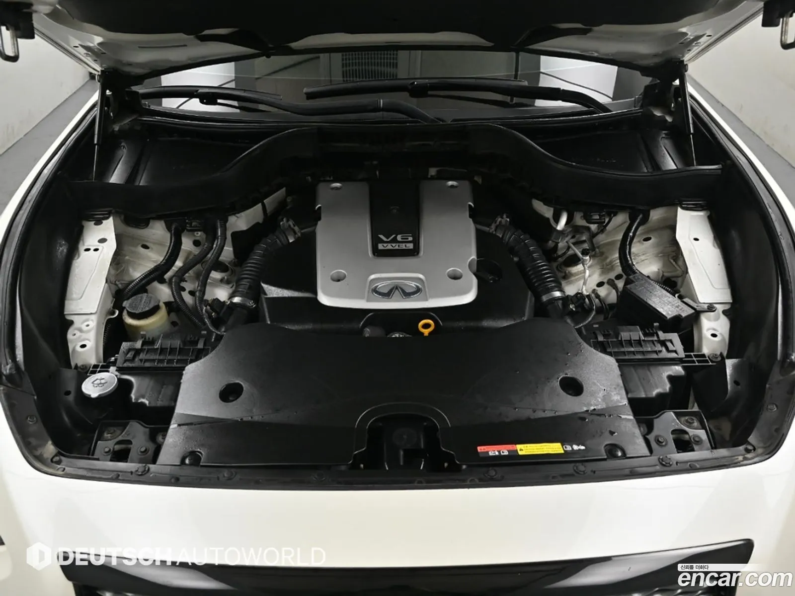 Infiniti QX70 2017 — 18