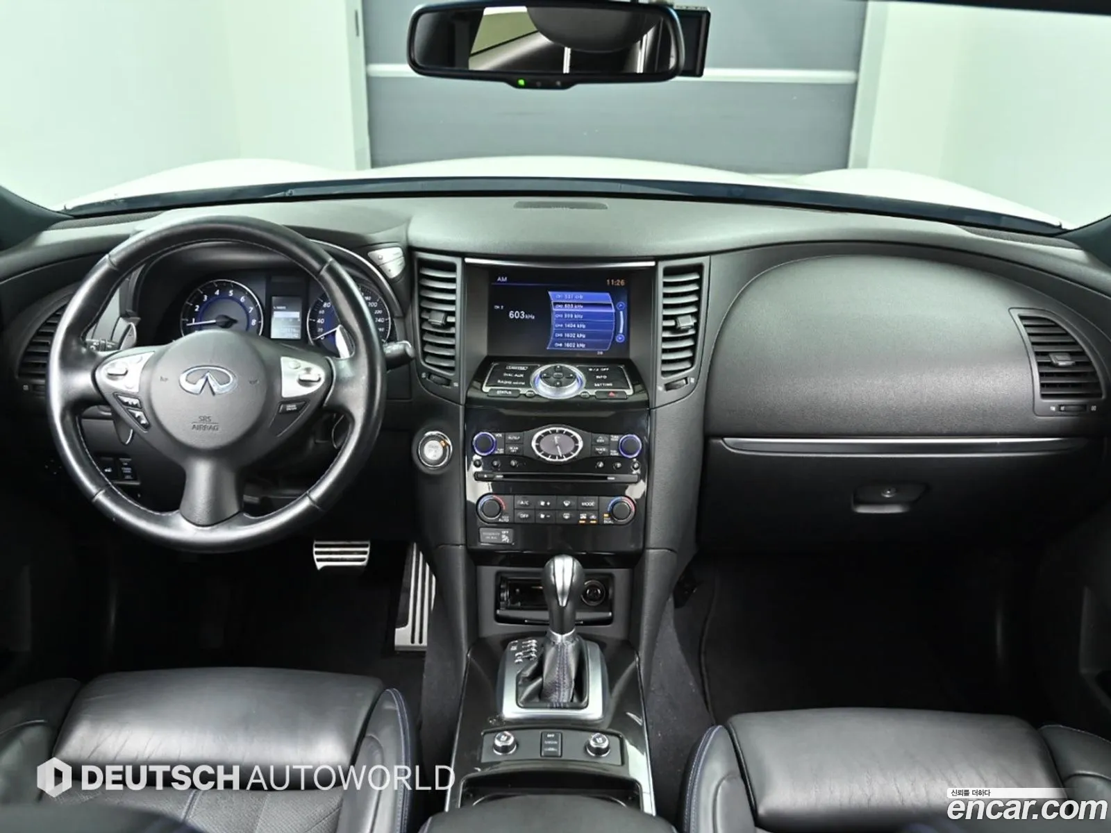 Infiniti QX70 2017 — 11