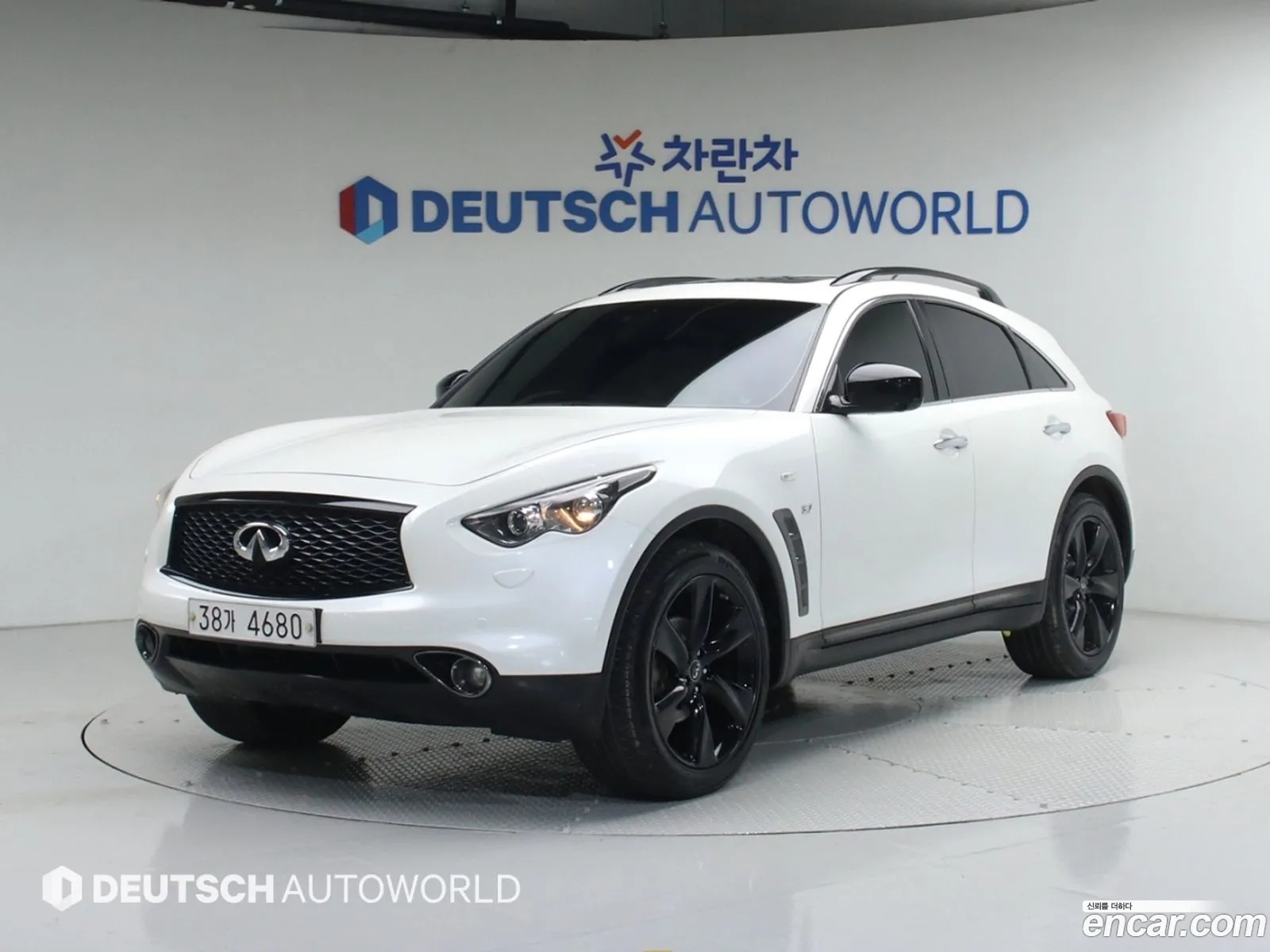 Infiniti QX70 2017 — 17