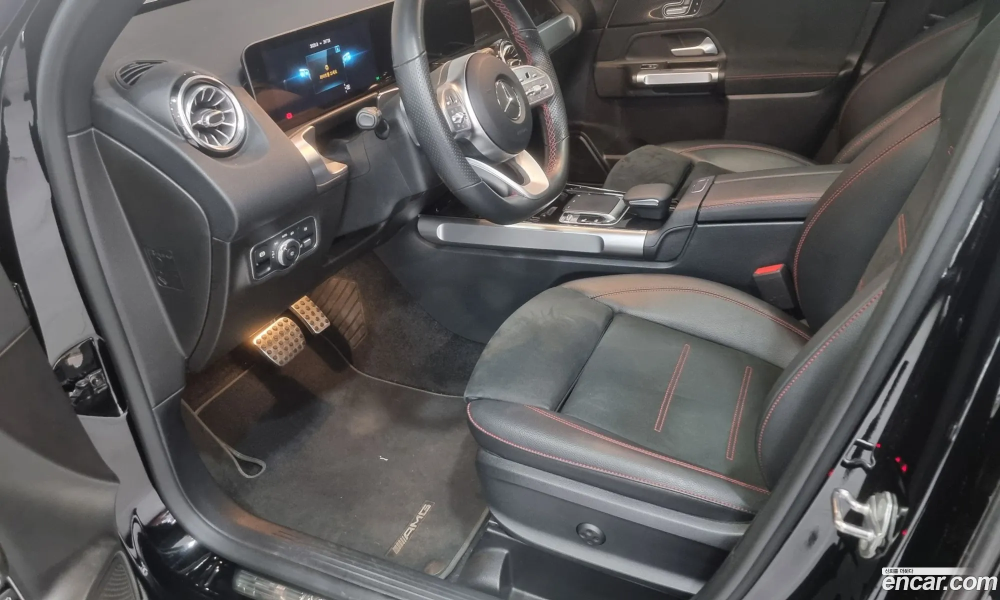 Mercedes-Benz GLB-Class X247 2020 — 13