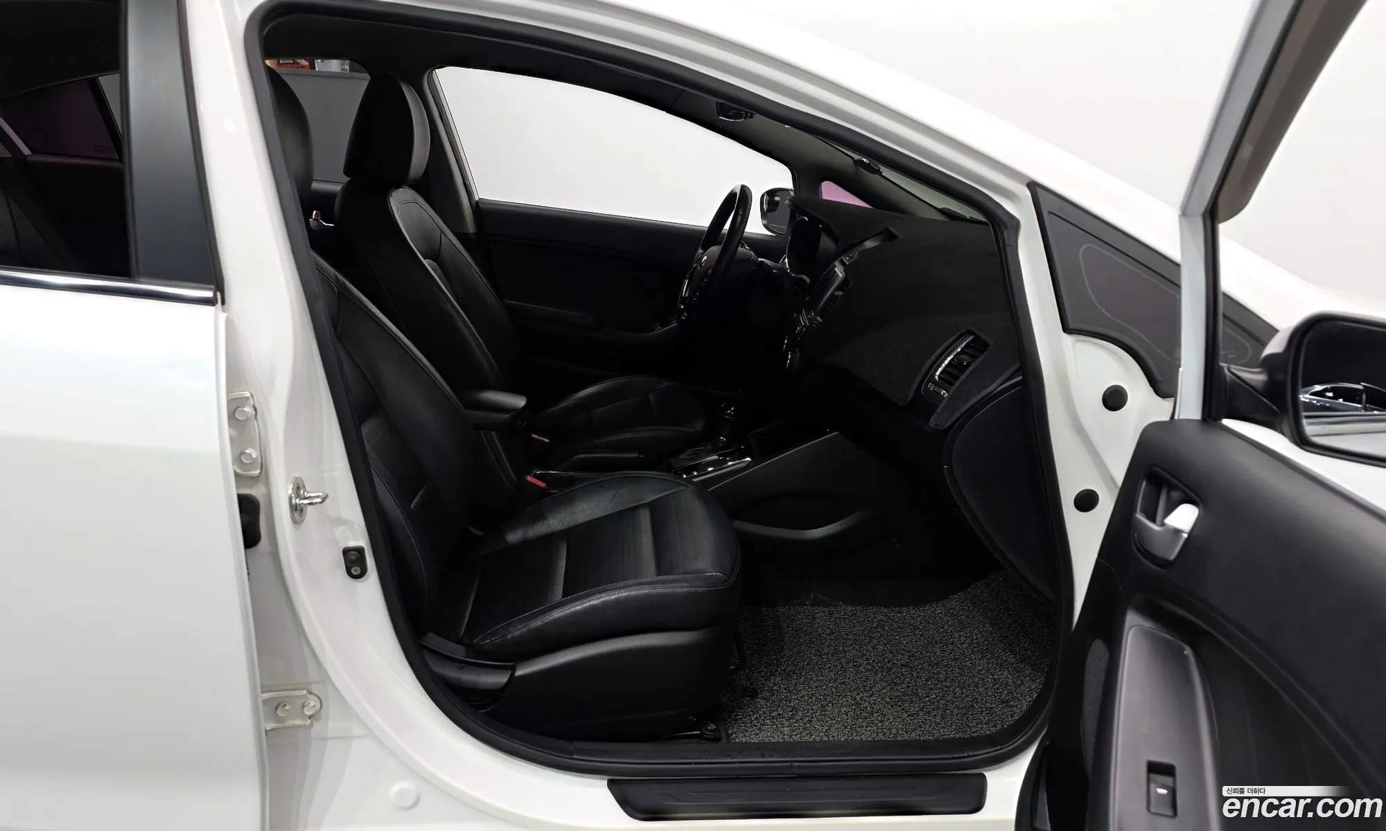 Kia K3 2016 — 11