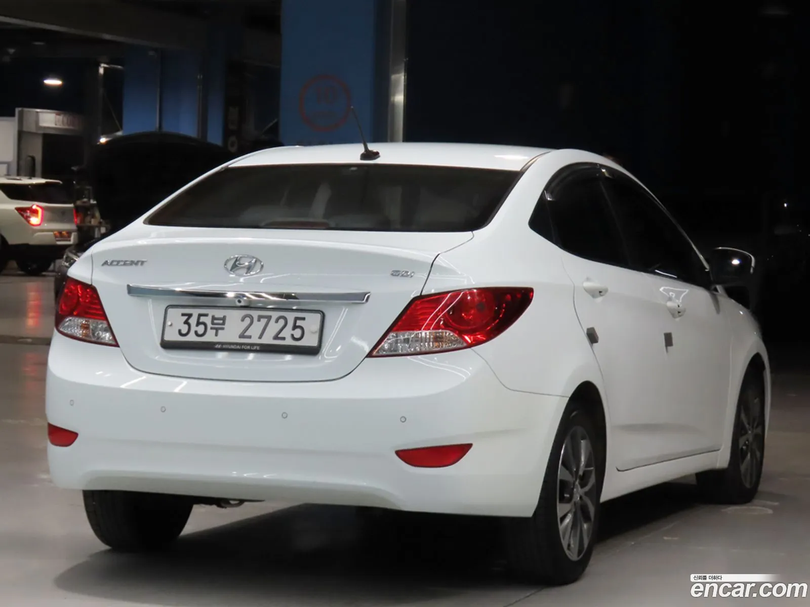 Hyundai Accent 2013 — 2