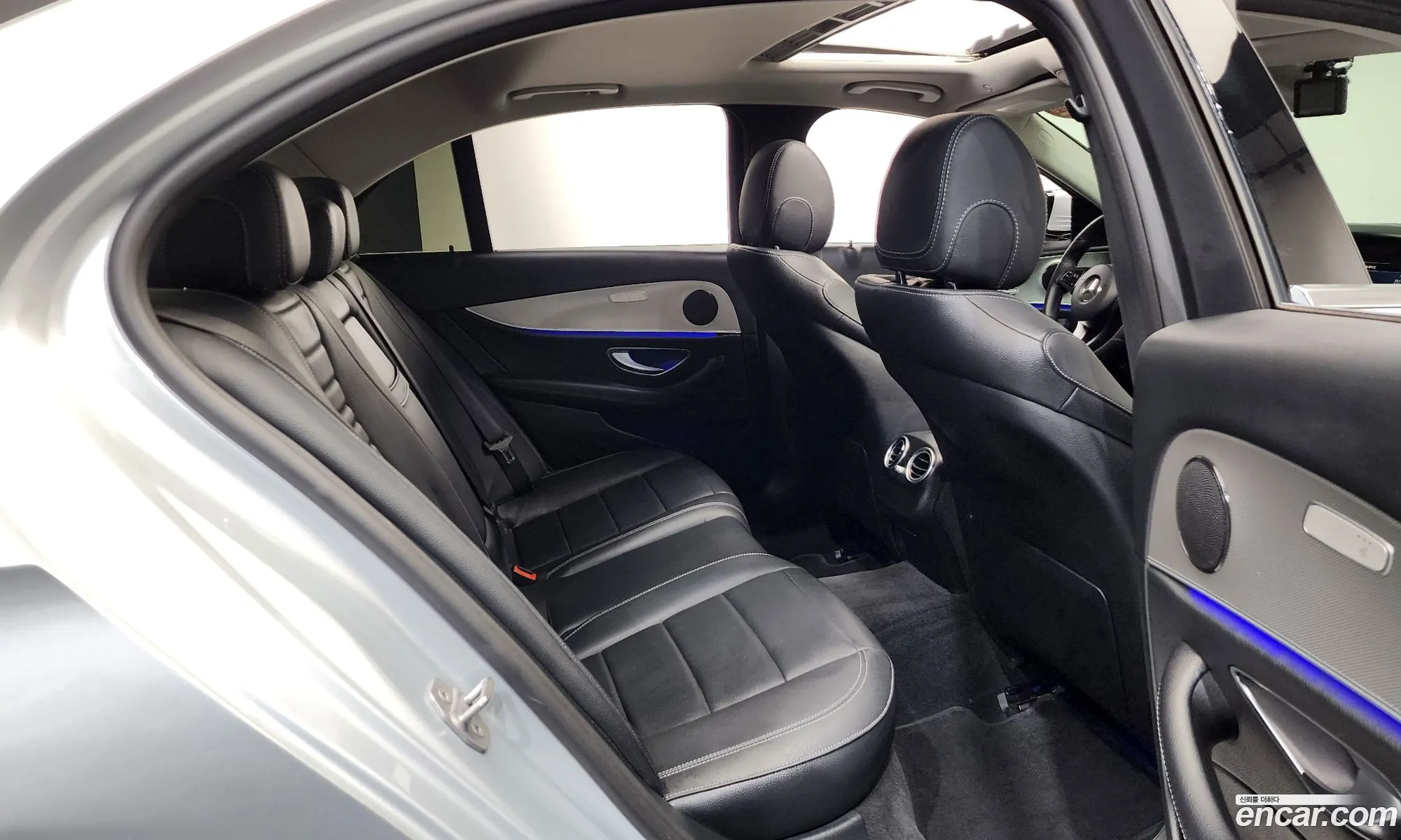 Mercedes-Benz E-Class W213 2017 WDDZF4CB7HA132100 — 2