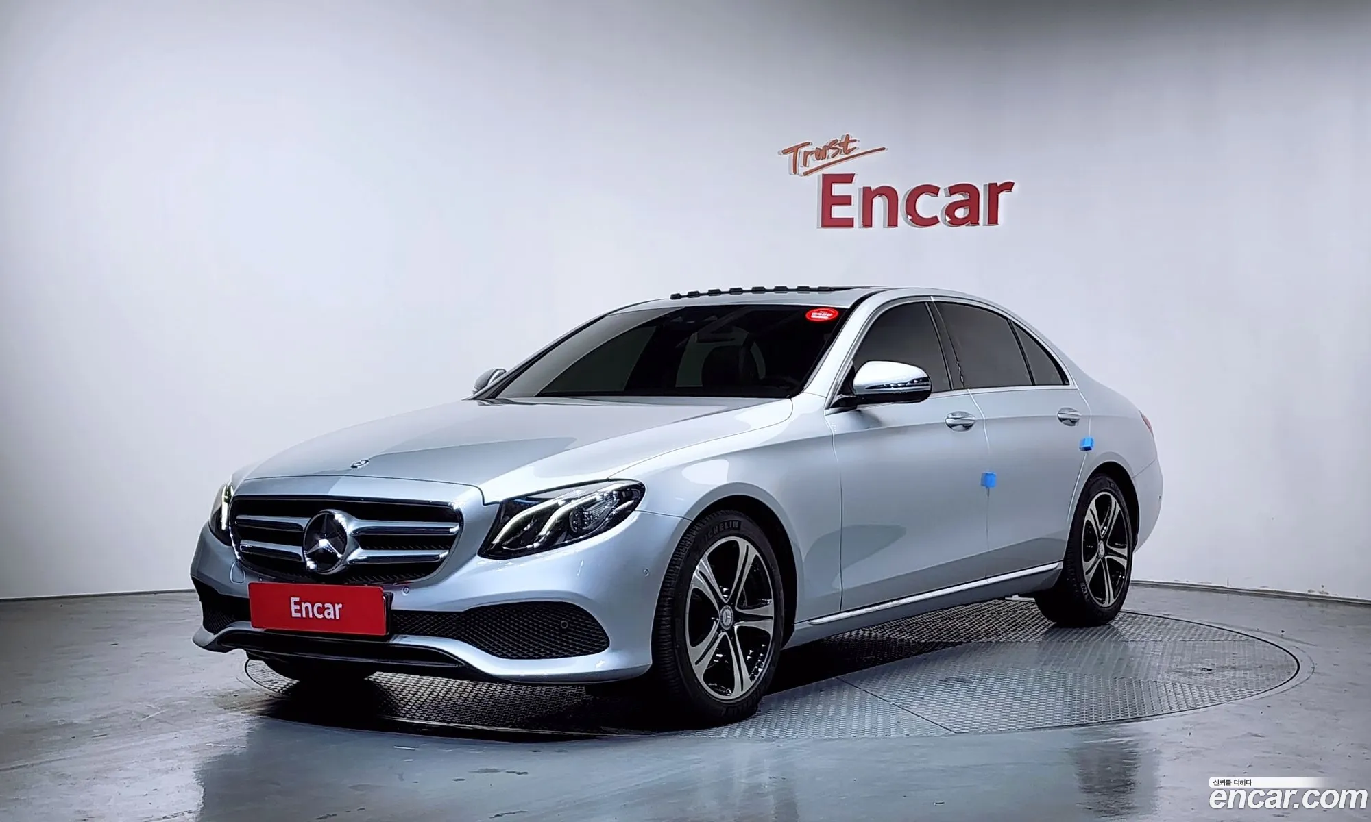 Mercedes-Benz E-Class W213 2017 WDDZF4CB7HA132100 — 4