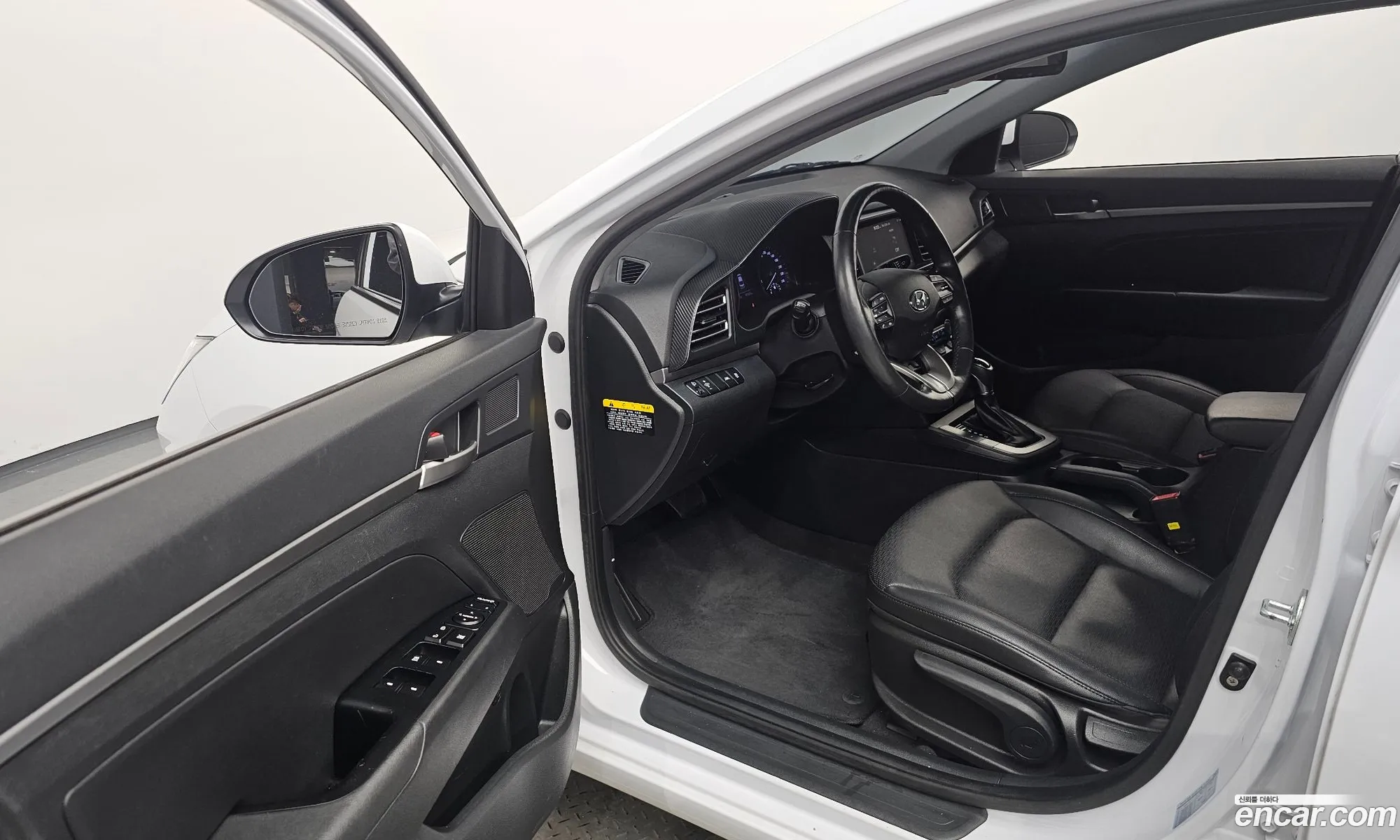 Hyundai Elantra AD 2019 — 3