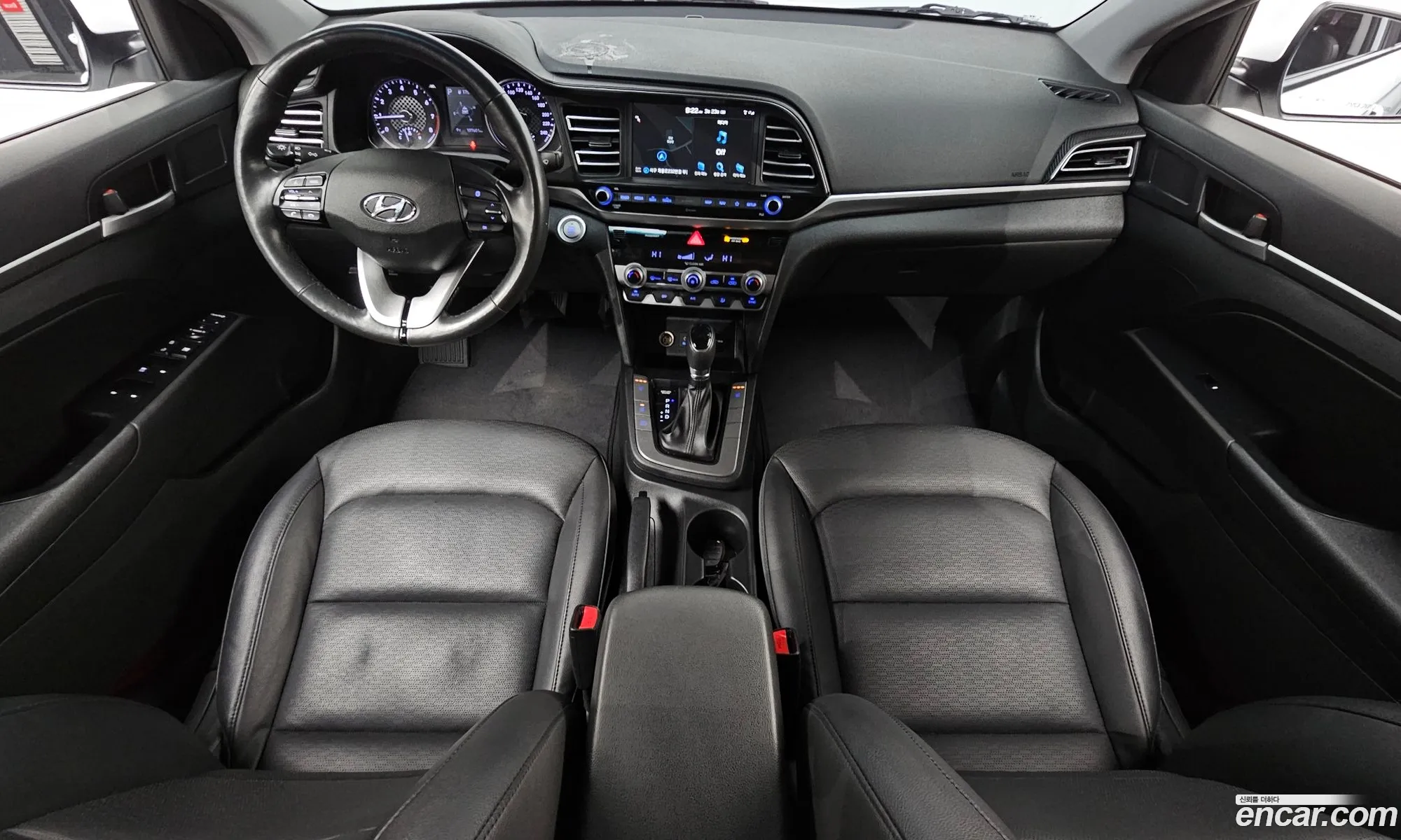 Hyundai Elantra AD 2019 — 15