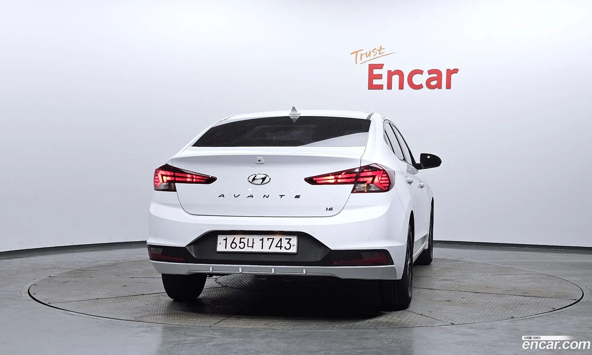 Hyundai Elantra AD 2019 — 18