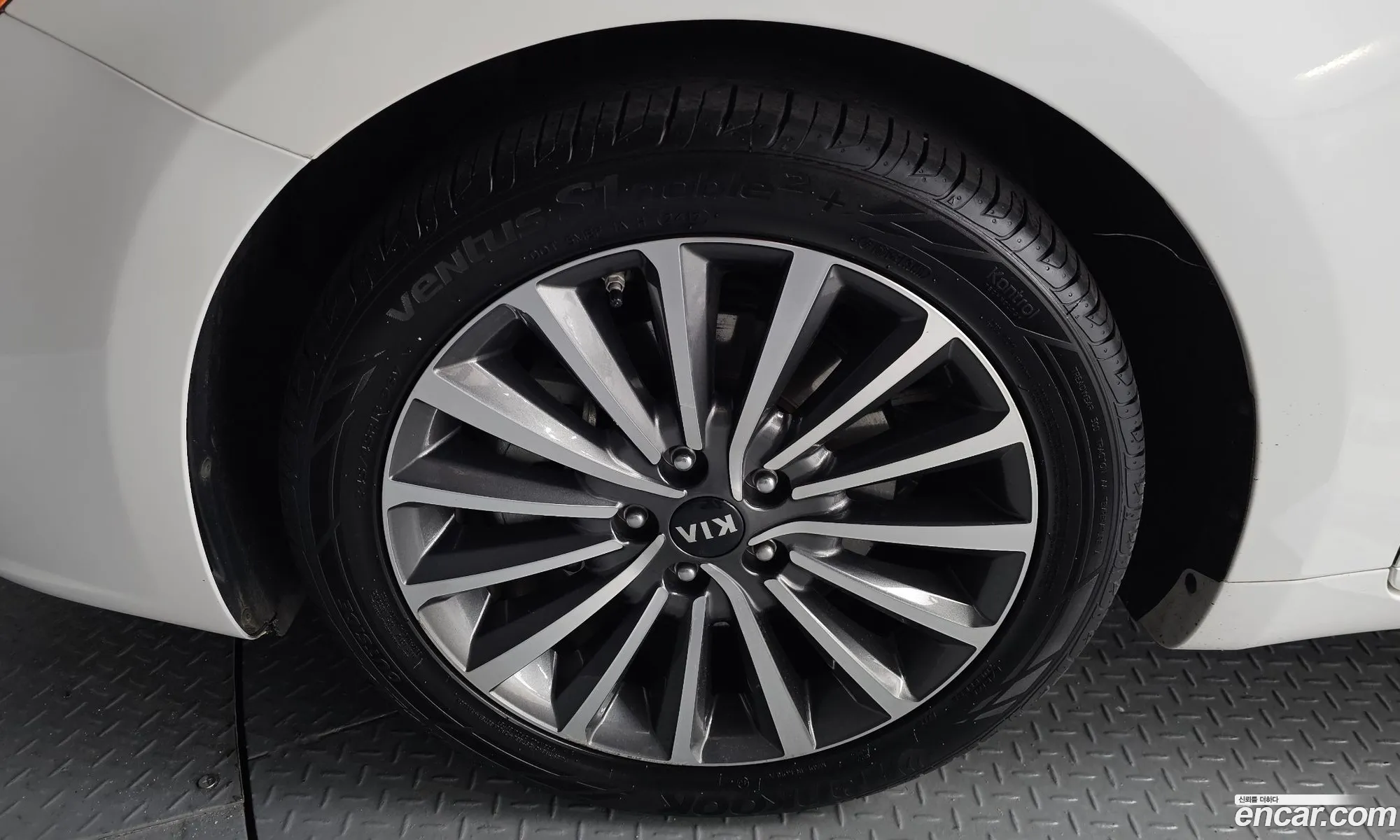 Kia K7 2017 — 11
