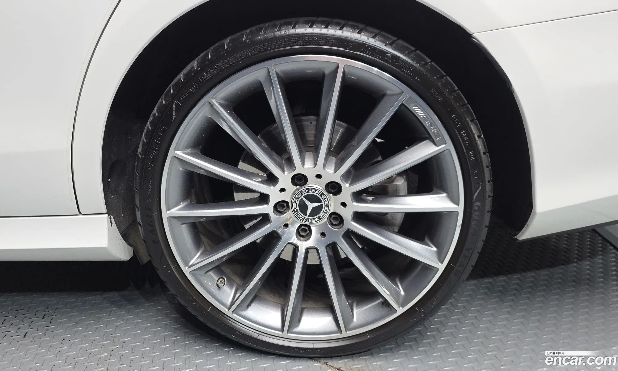Mercedes-Benz E-Class W213 2022 — 17