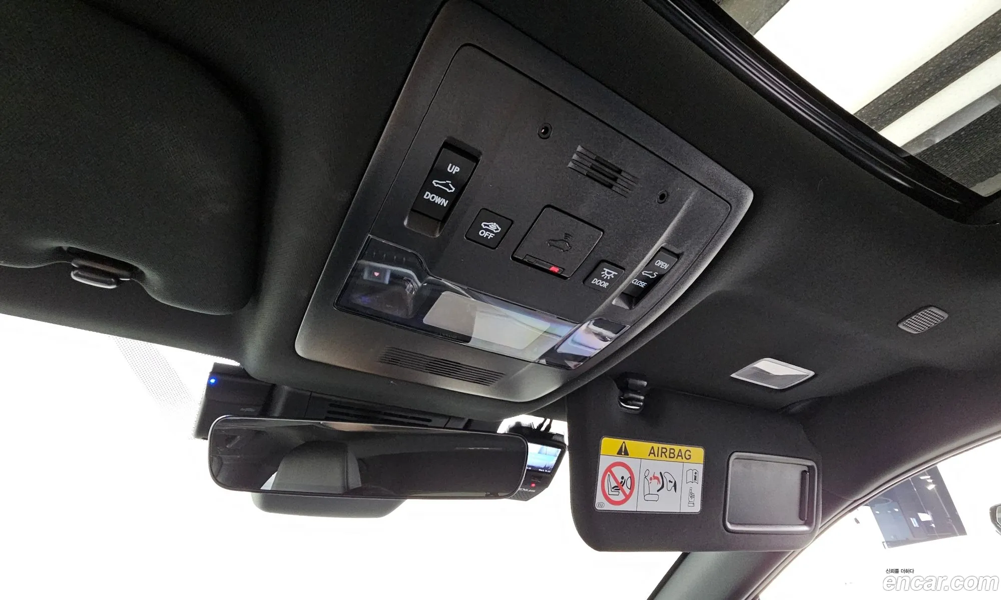 Lexus UX300h 2025 JTHYBJAH9S2020583 — 19
