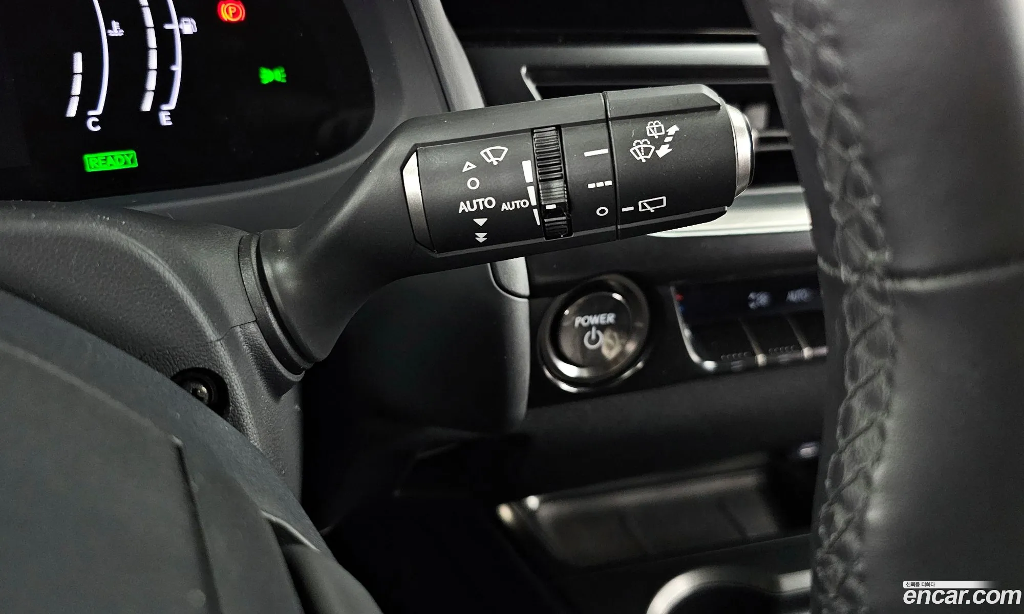 Lexus UX300h 2025 JTHYBJAH9S2020583 — 16