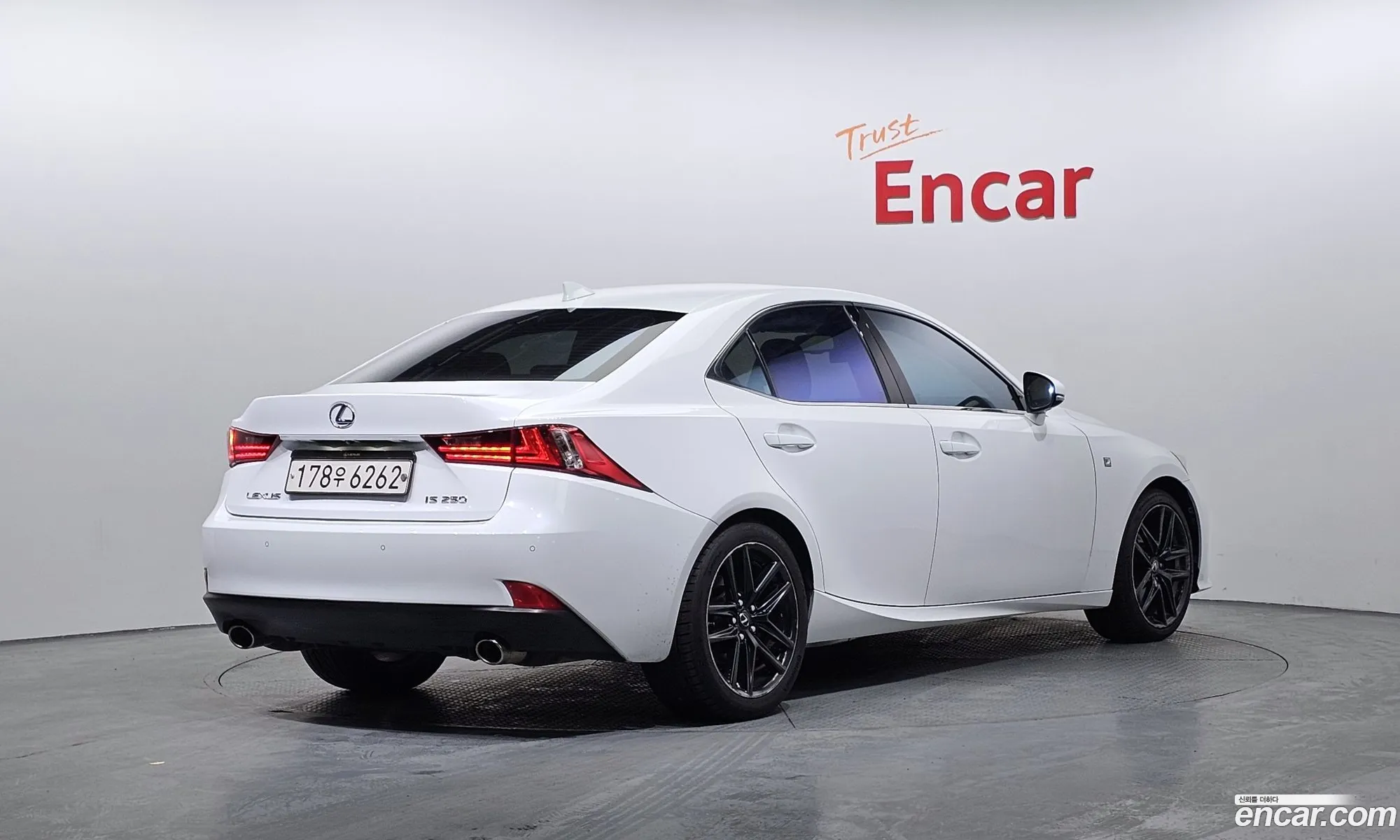 Lexus IS250 2013 — 11