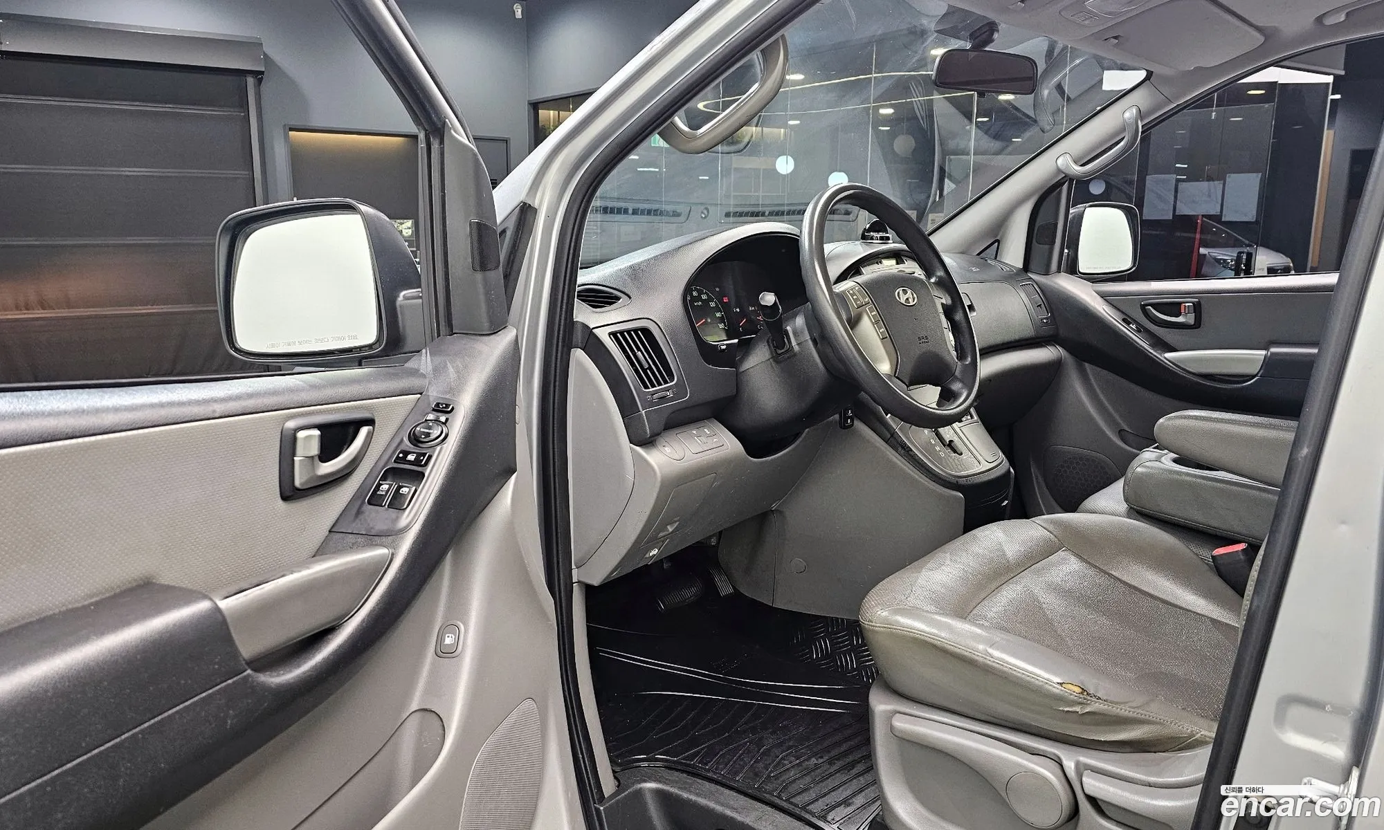 Hyundai Grand Starex 2015 — 18