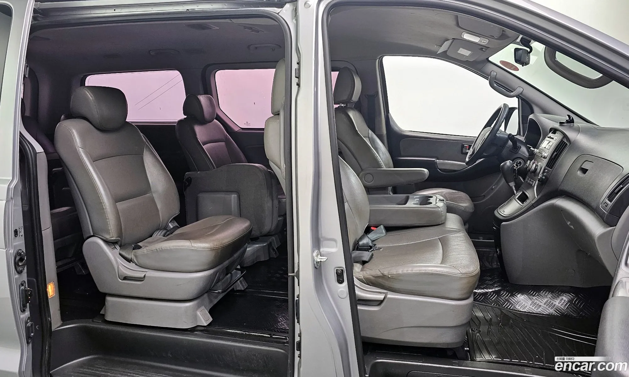 Hyundai Grand Starex 2015 — 13