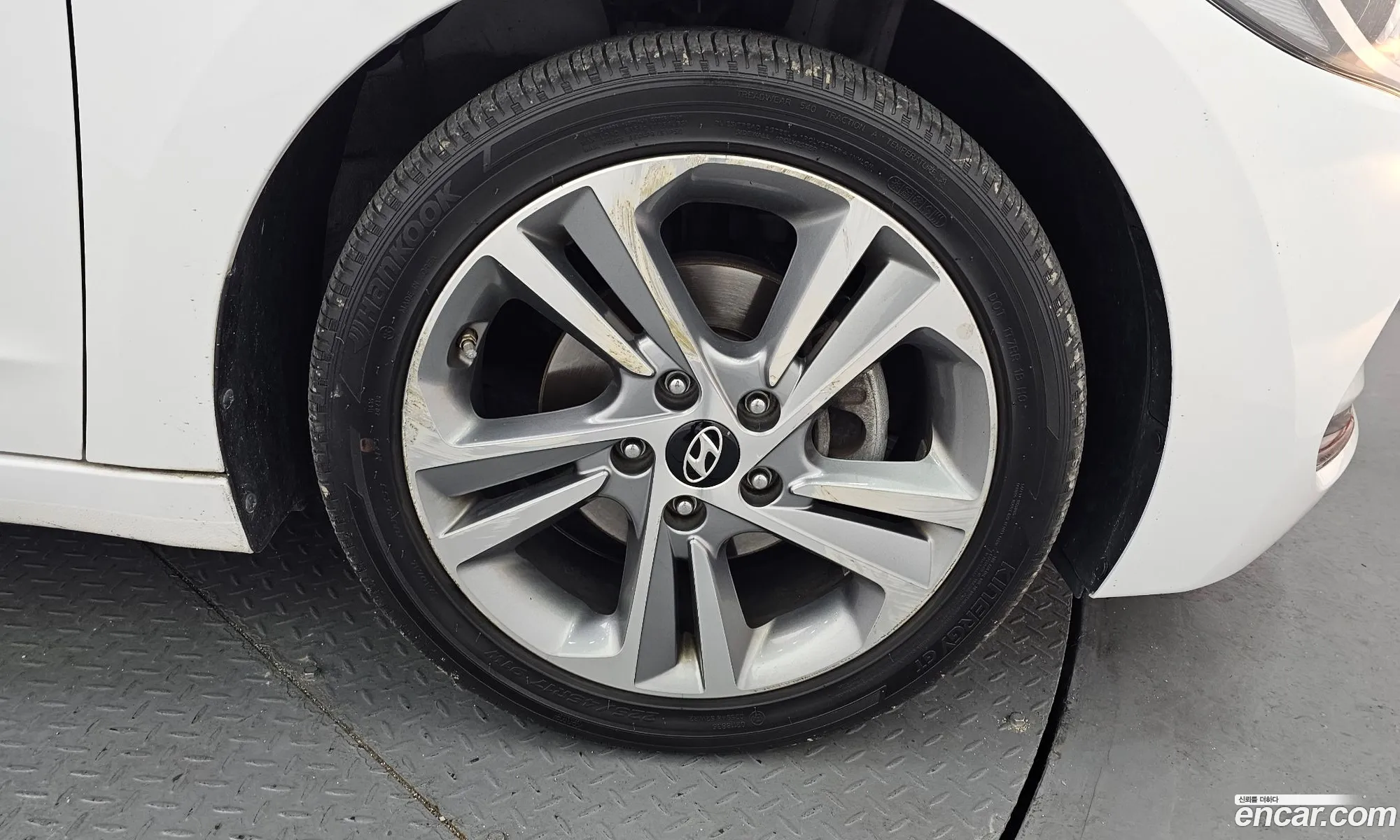 Hyundai Elantra AD 2017 — 17